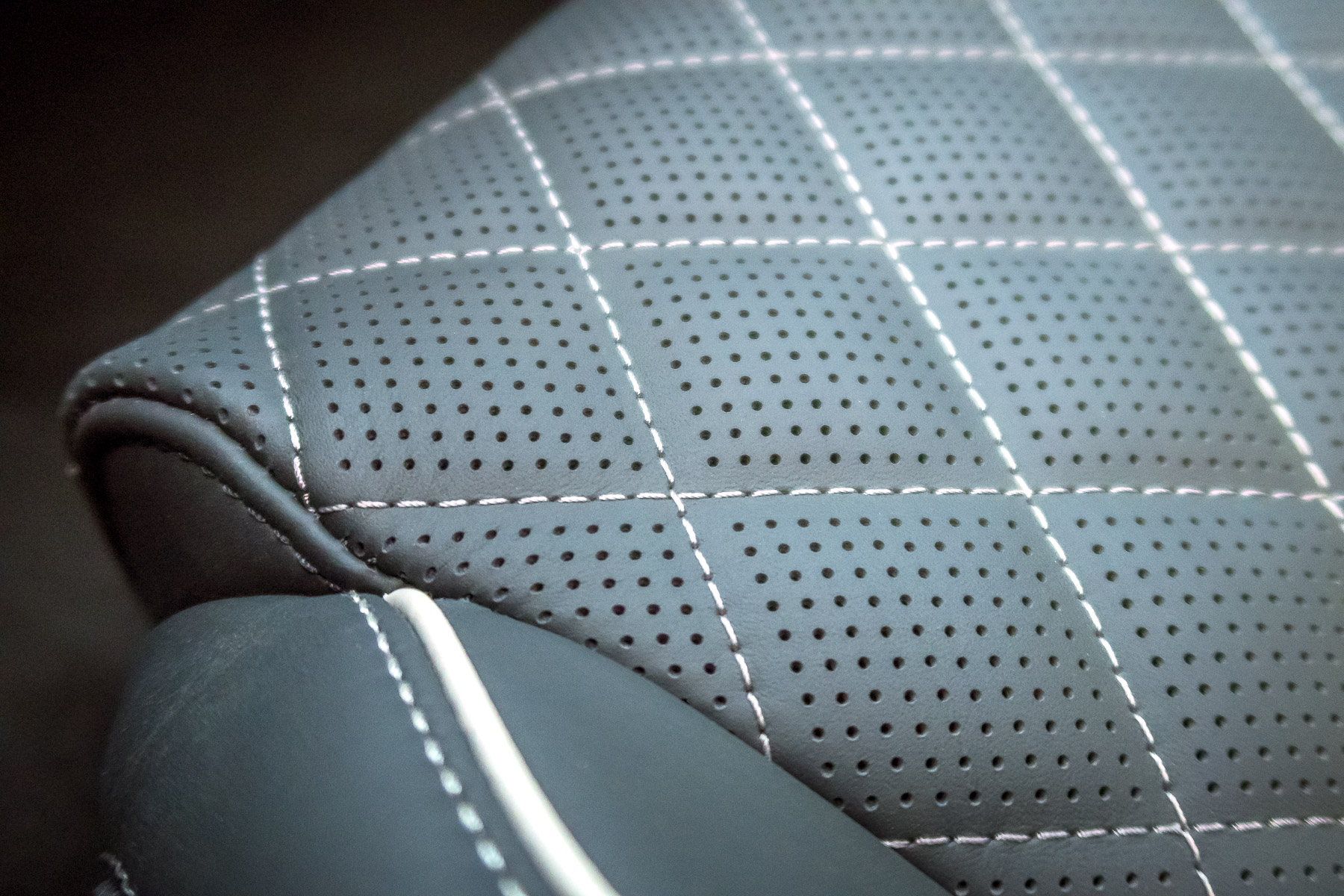 2019-genesis-g70-usa-debut-ny-6 Range-Topping Genesis G70 V6 To Pack 365HP And Hit 60 MPH In 4.5s