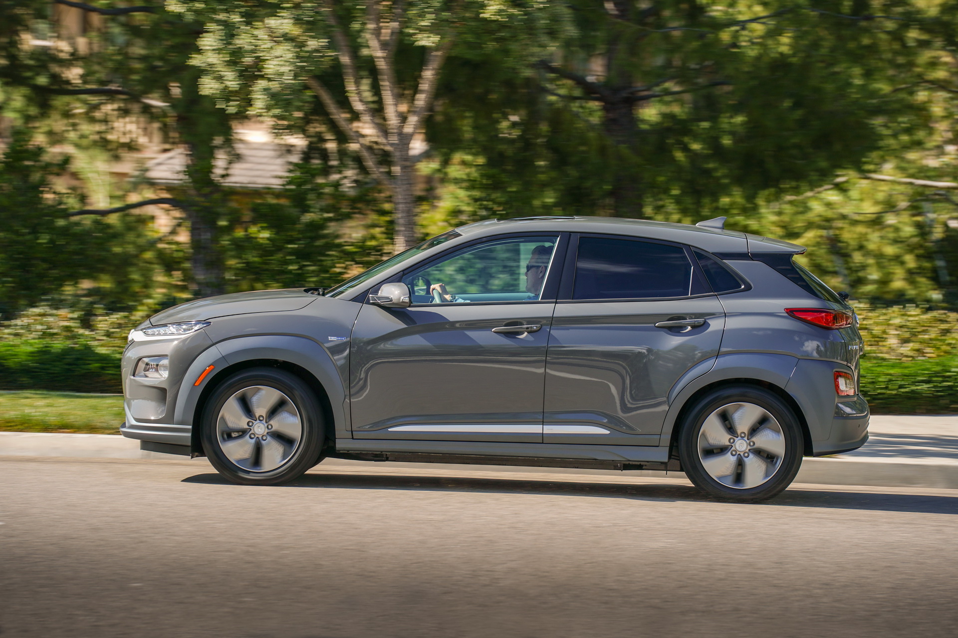 2019-hyundai-kona-electric-10 This Version Of Hyundai’s Kona Wants To Make Sure You Know It’s Electric