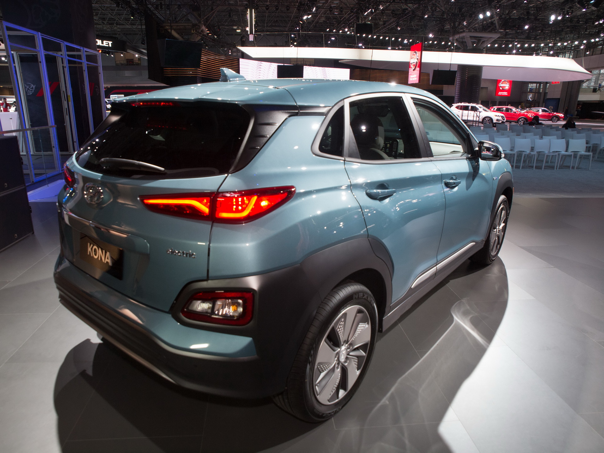 2019-hyundai-kona-electric-3 This Version Of Hyundai’s Kona Wants To Make Sure You Know It’s Electric
