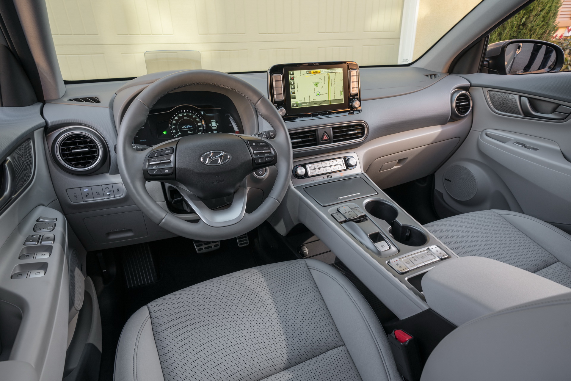 2019-hyundai-kona-electric-31 This Version Of Hyundai’s Kona Wants To Make Sure You Know It’s Electric