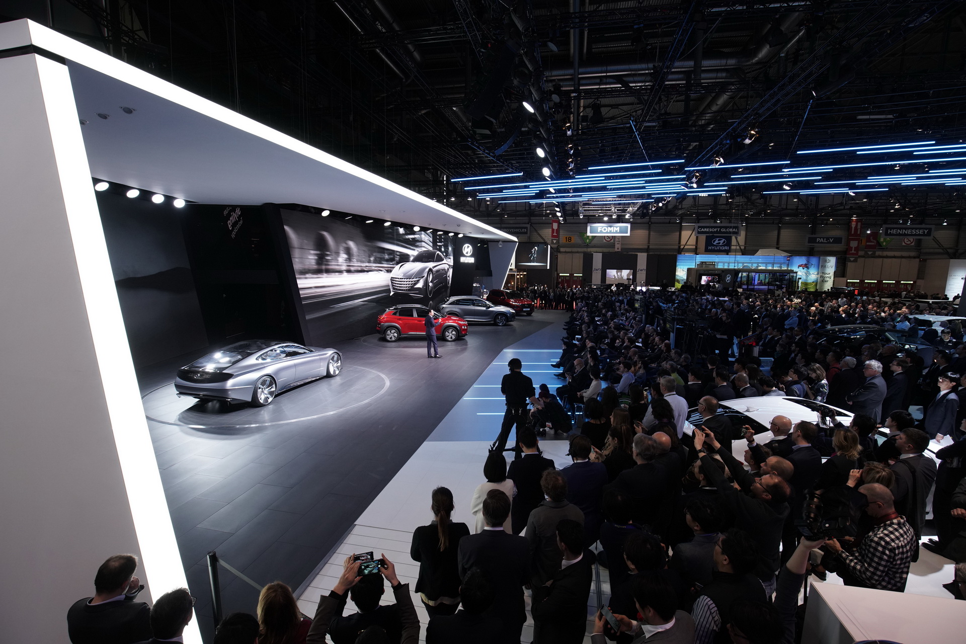 2019-hyundai-santa-fe-17 Hyundai Confirms New Santa Fe Hybrid And PHEV In Geneva