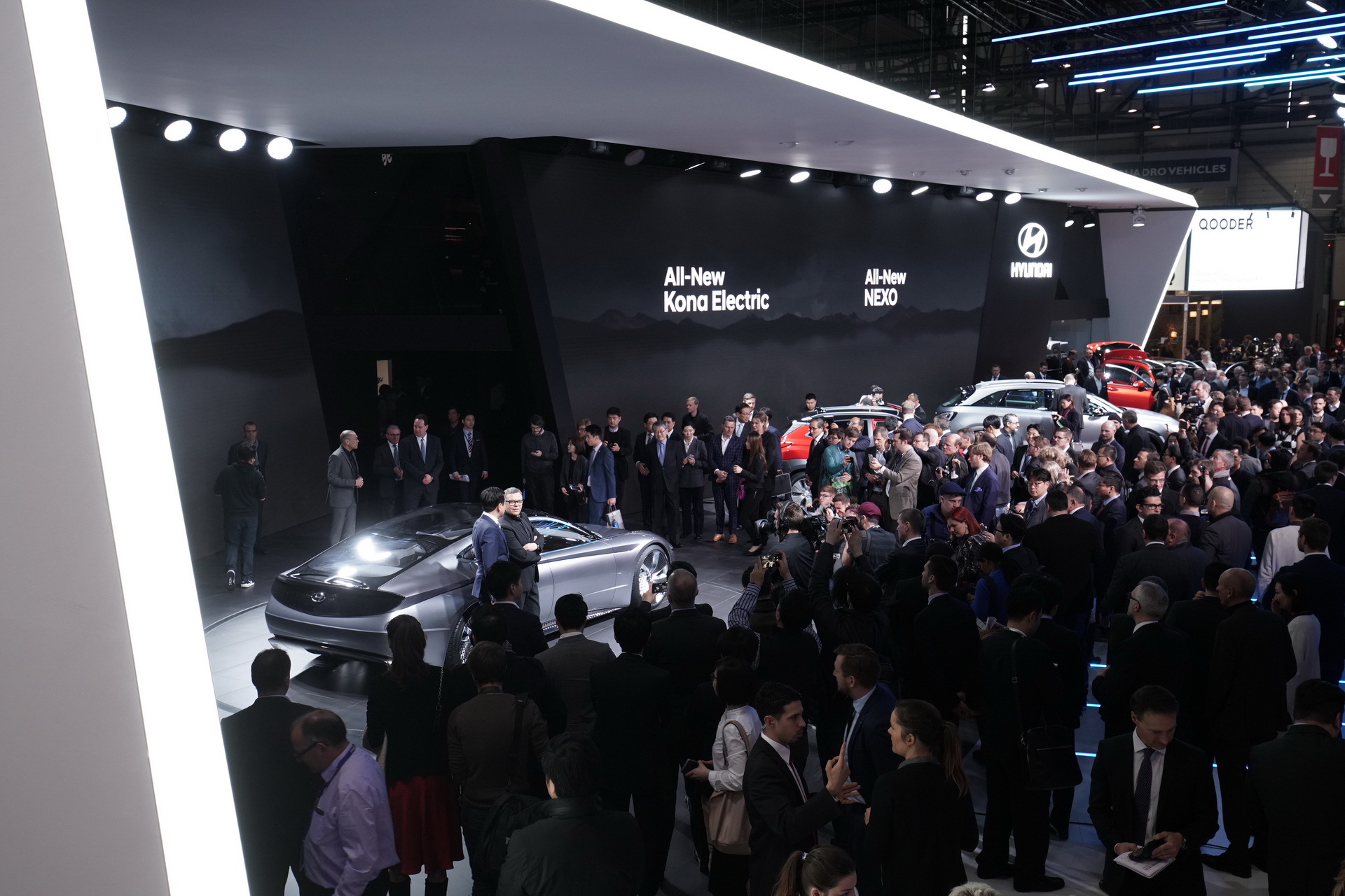 2019-hyundai-santa-fe-18 Hyundai Confirms New Santa Fe Hybrid And PHEV In Geneva