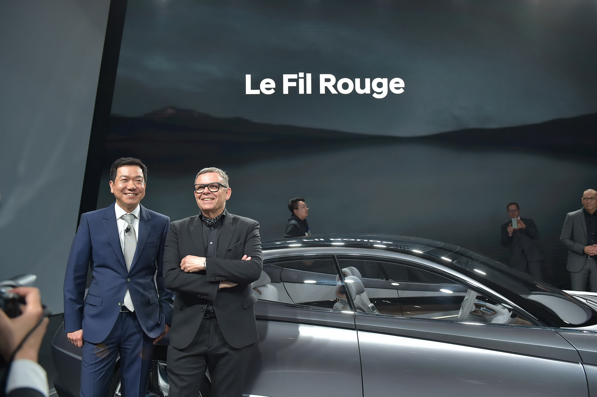 2019-hyundai-santa-fe-21 Hyundai Confirms New Santa Fe Hybrid And PHEV In Geneva