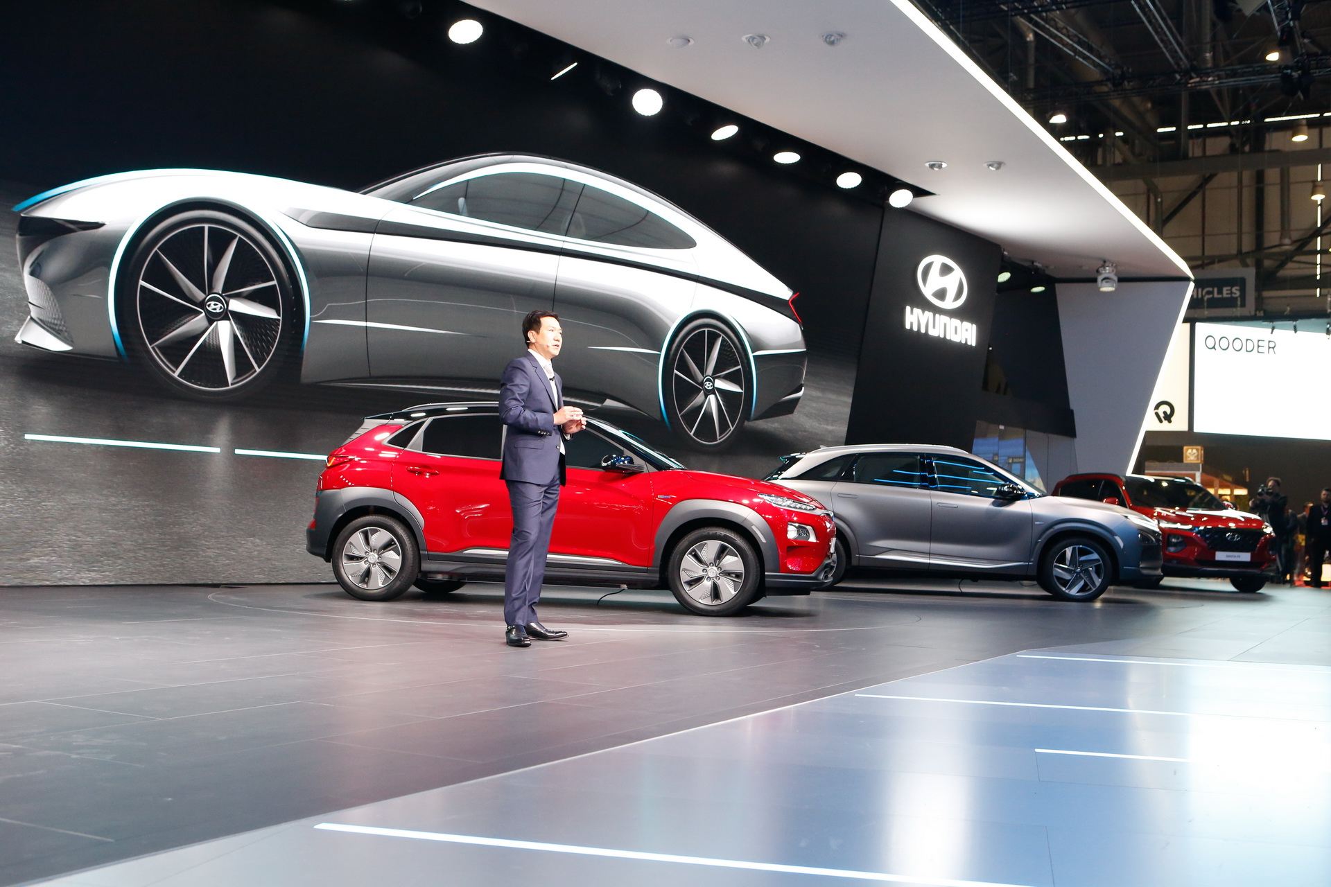 2019-hyundai-santa-fe-27 Hyundai Confirms New Santa Fe Hybrid And PHEV In Geneva