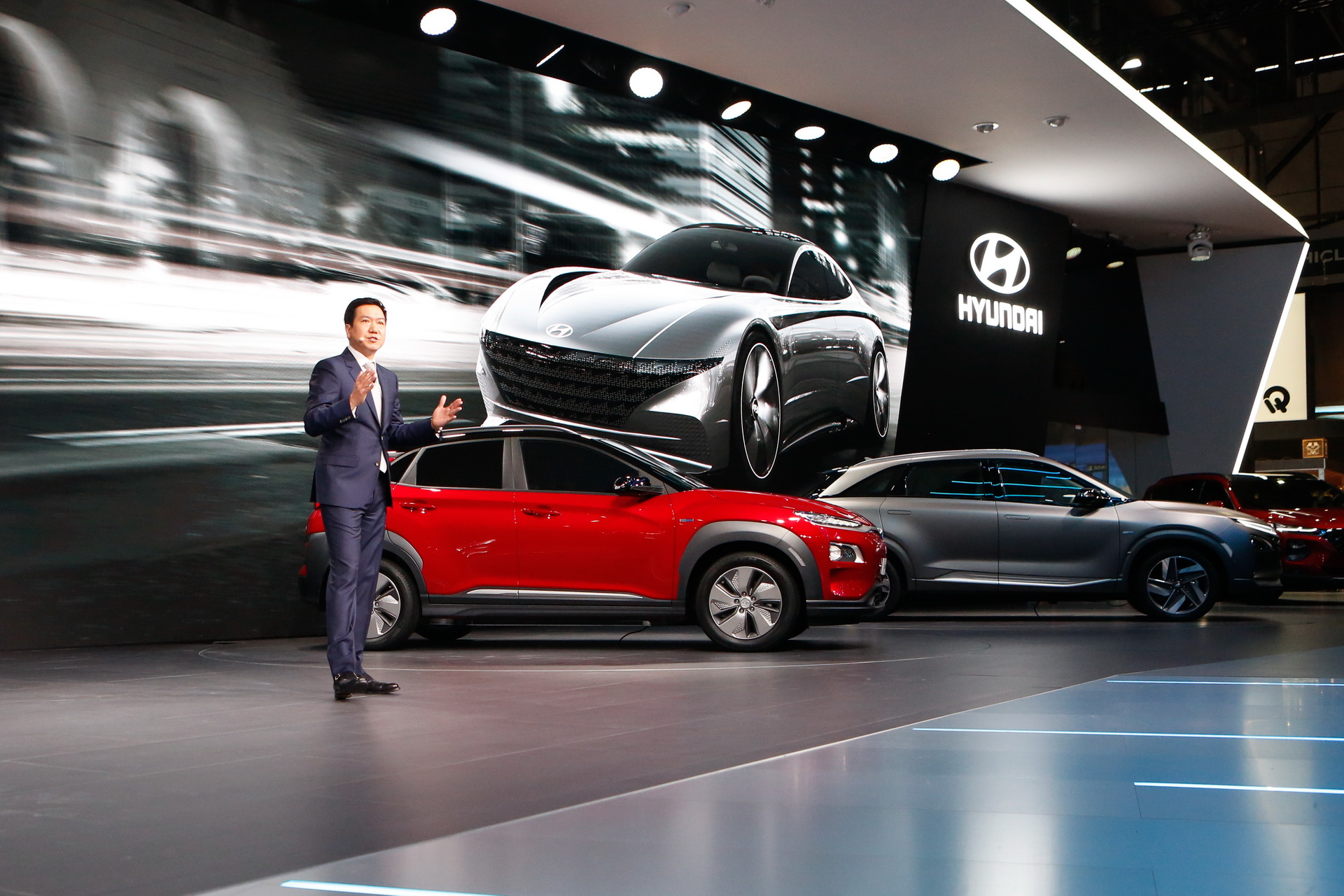 2019-hyundai-santa-fe-29 Hyundai Confirms New Santa Fe Hybrid And PHEV In Geneva