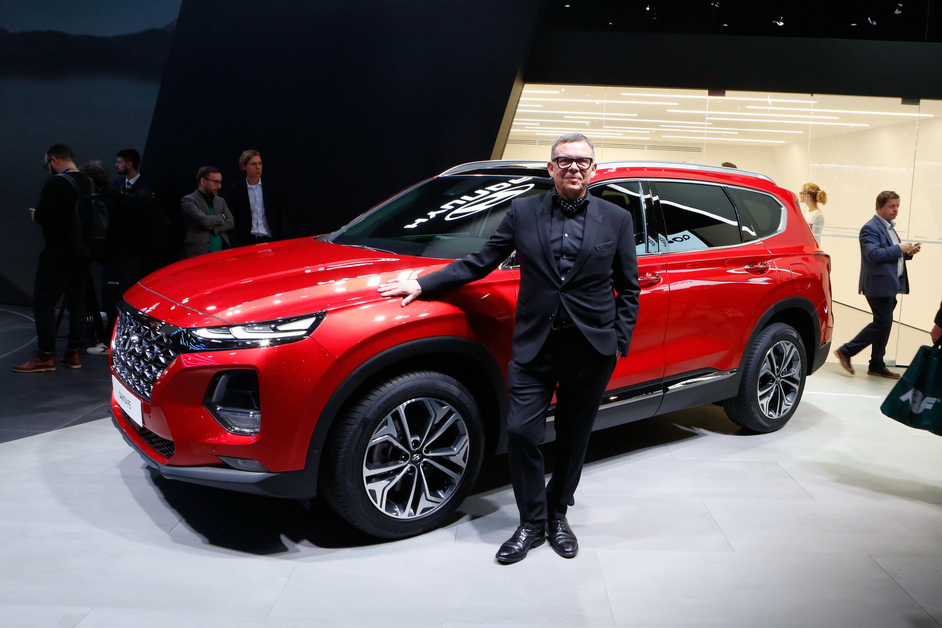 2019-hyundai-santa-fe-30 Hyundai Confirms New Santa Fe Hybrid And PHEV In Geneva