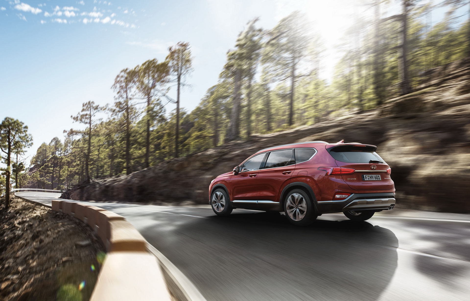 2019-hyundai-santa-fe-39 Hyundai Confirms New Santa Fe Hybrid And PHEV In Geneva