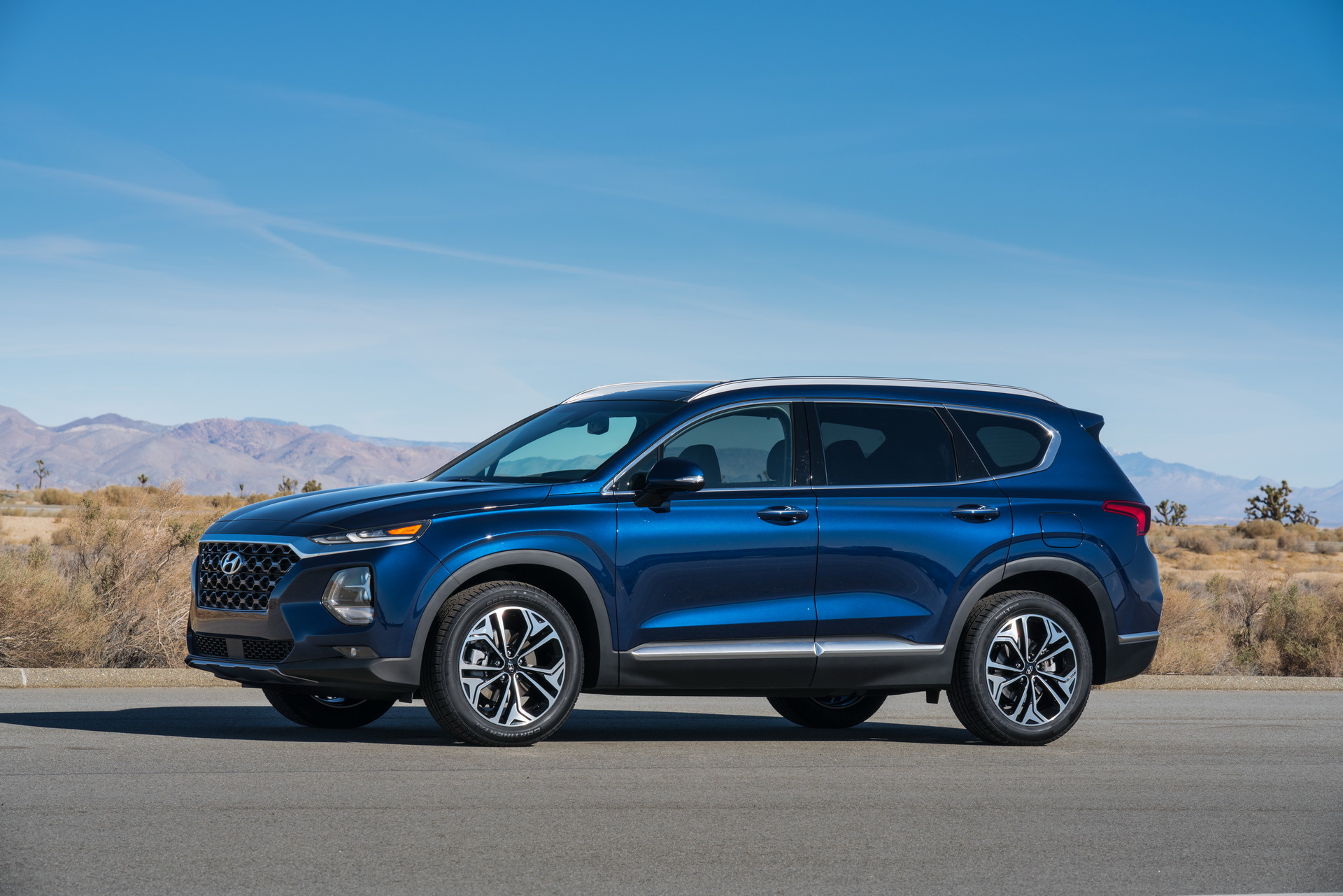 2019-hyundai-santa-fe-us-debut-ny-18 All-New 2019 U.S.-Spec Hyundai Santa Fe Is All About Growth