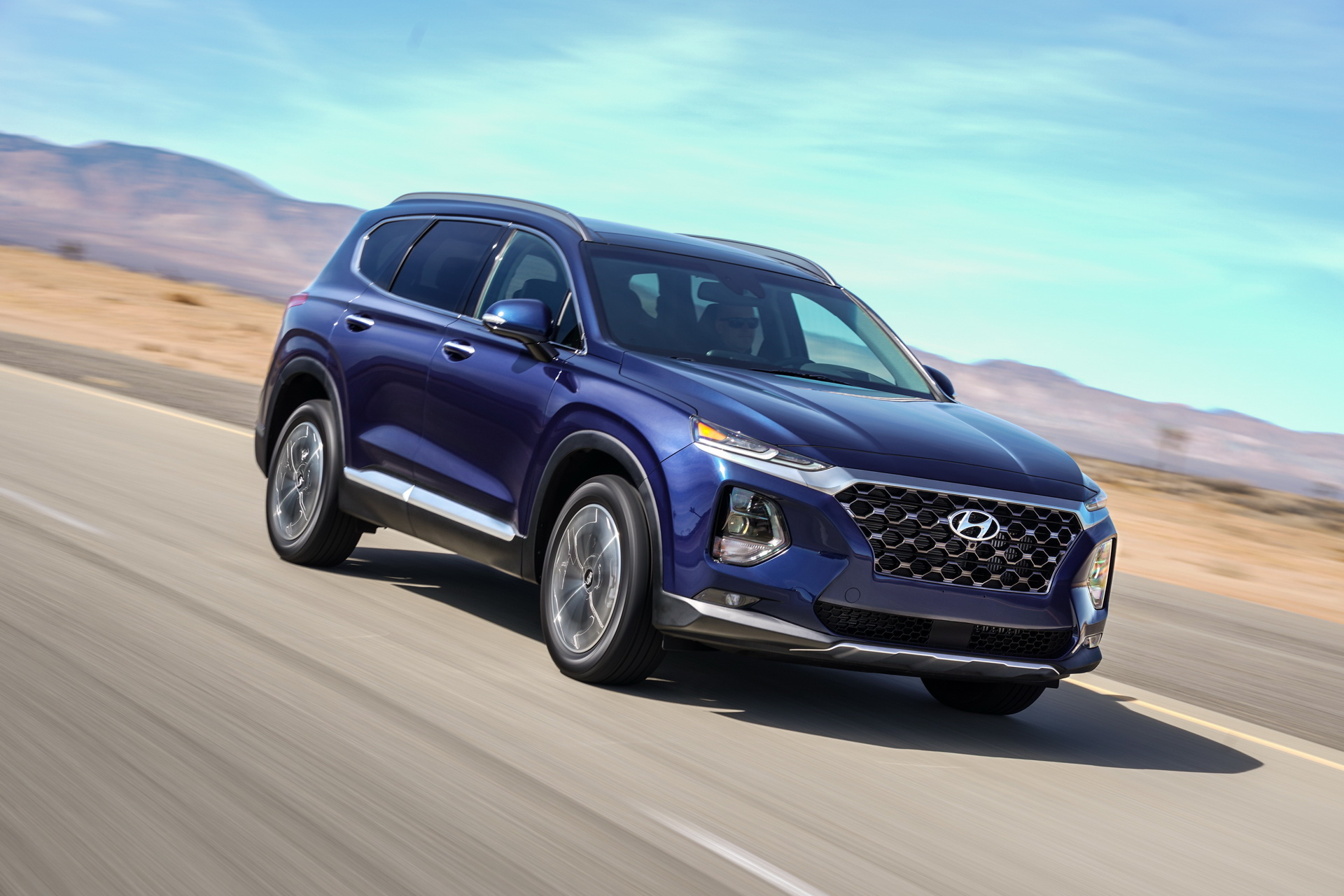2019-hyundai-santa-fe-us-debut-ny-21 All-New 2019 U.S.-Spec Hyundai Santa Fe Is All About Growth