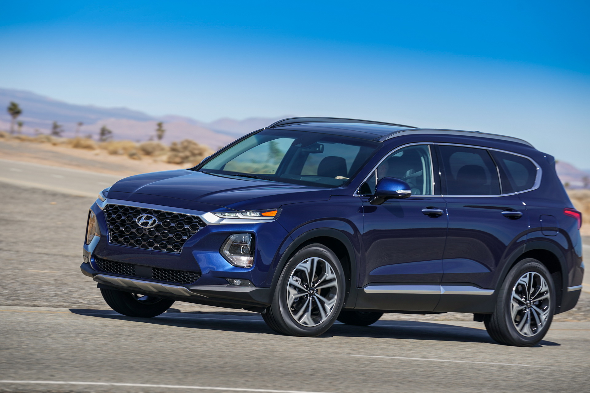 2019-hyundai-santa-fe-us-debut-ny-4 All-New 2019 U.S.-Spec Hyundai Santa Fe Is All About Growth