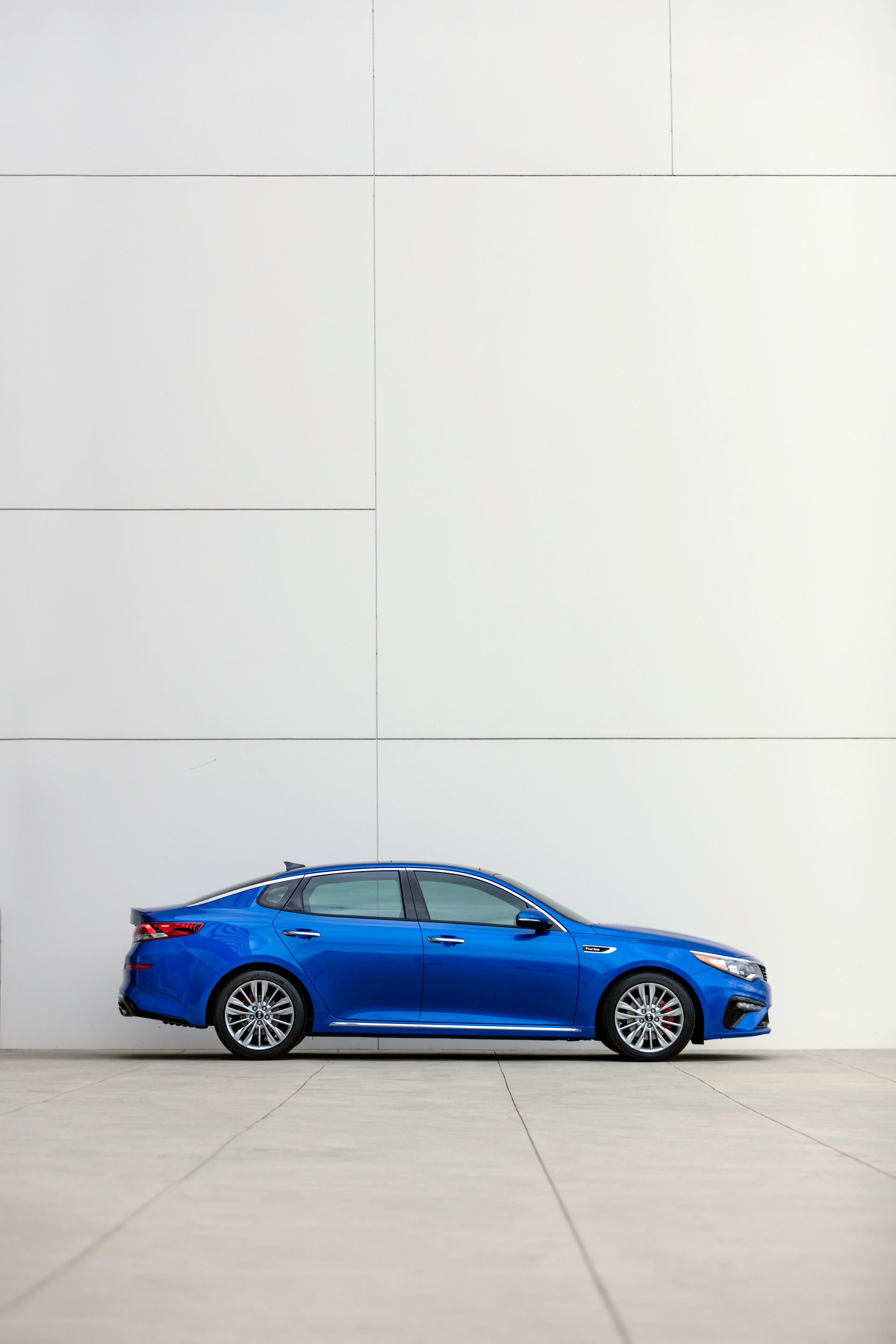 2019-kia-optima-10 2019 Kia Optima: Minor Facelift Brings Infotainment And Trim Upgrades