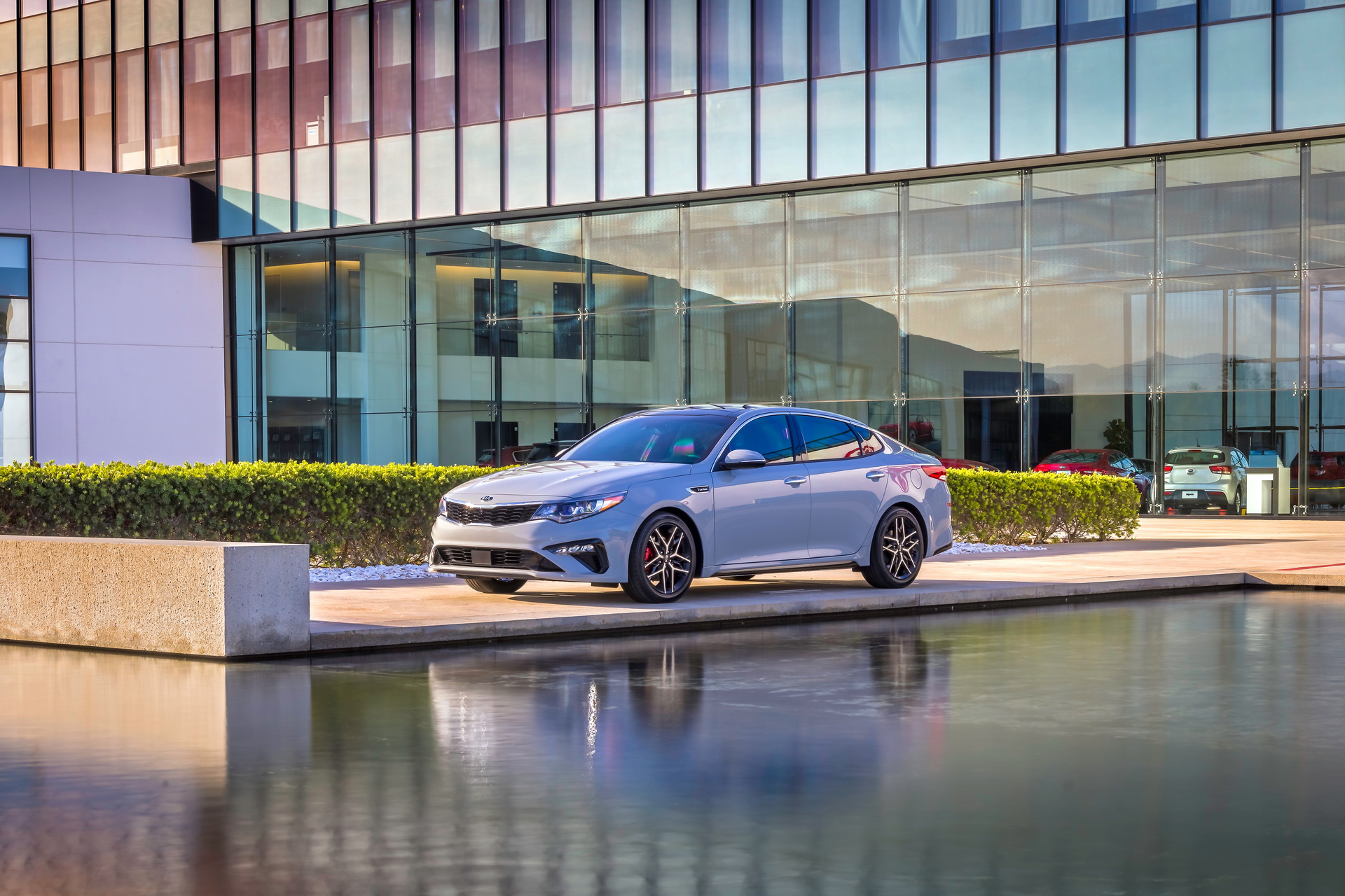 2019-kia-optima-14 2019 Kia Optima: Minor Facelift Brings Infotainment And Trim Upgrades