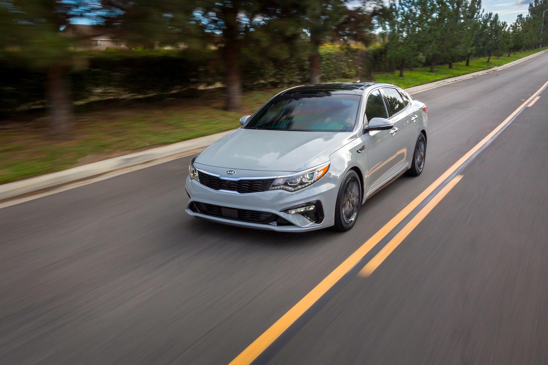 2019-kia-optima-17 2019 Kia Optima: Minor Facelift Brings Infotainment And Trim Upgrades