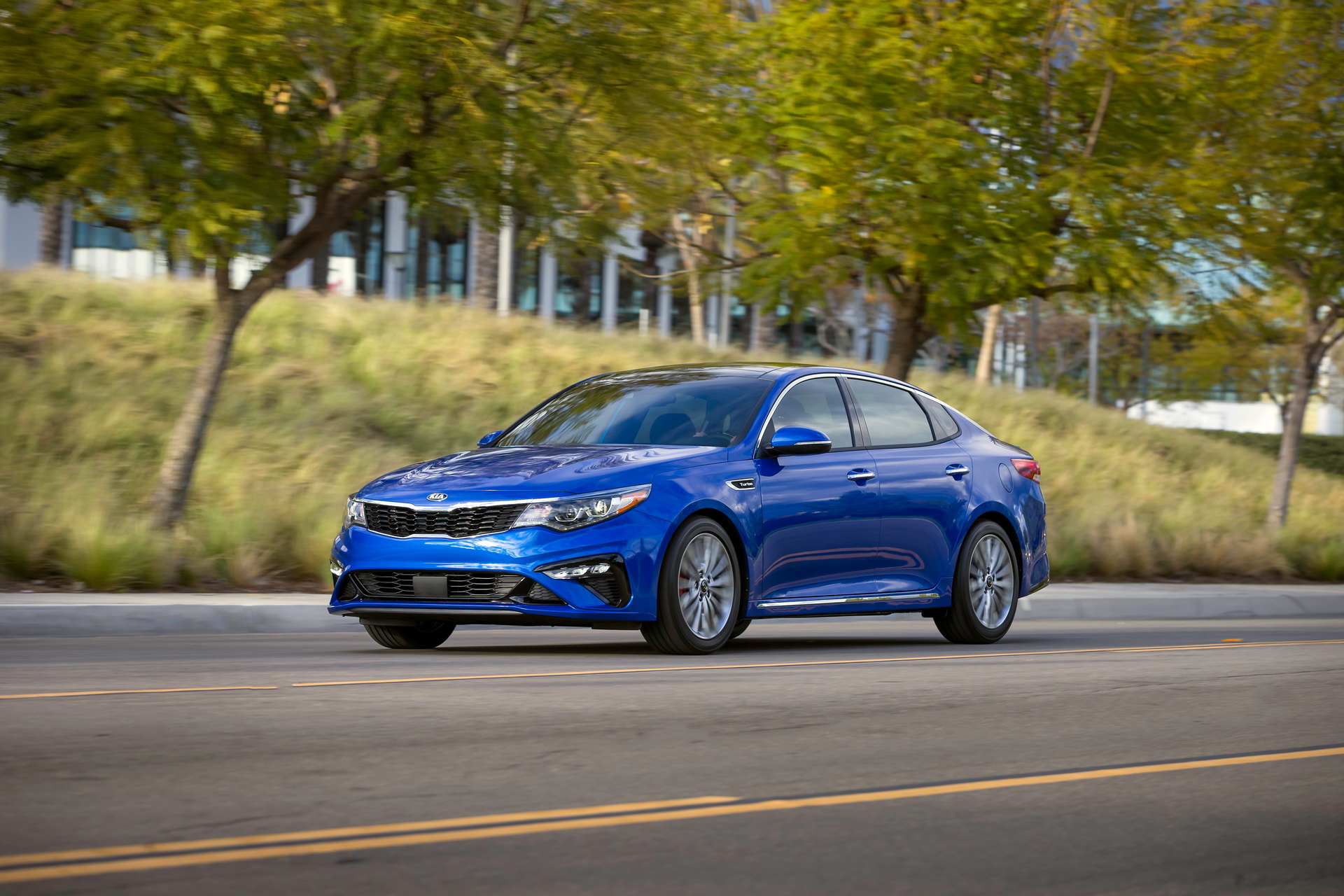 2019-kia-optima-3 2019 Kia Optima: Minor Facelift Brings Infotainment And Trim Upgrades