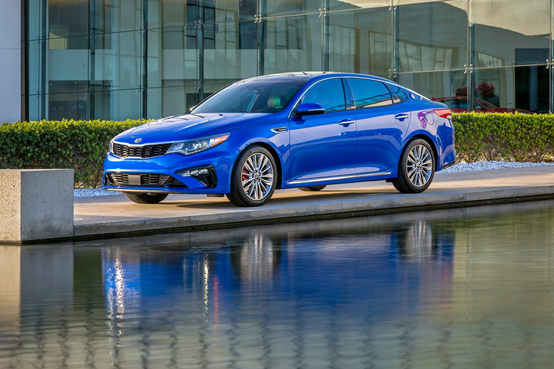 2019-kia-optima-5 2019 Kia Optima: Minor Facelift Brings Infotainment And Trim Upgrades