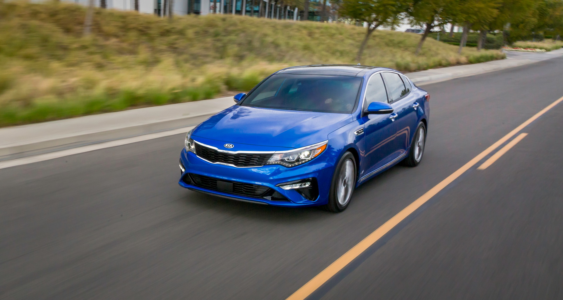 2019-kia-optima-6 2019 Kia Optima: Minor Facelift Brings Infotainment And Trim Upgrades