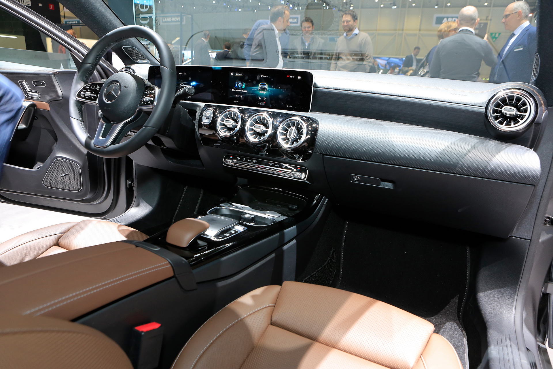 2019-mercedes-benz-a-class-12 New Mercedes-Benz A-Class Costs €5,000 More Than Its BMW And Audi Rivals!