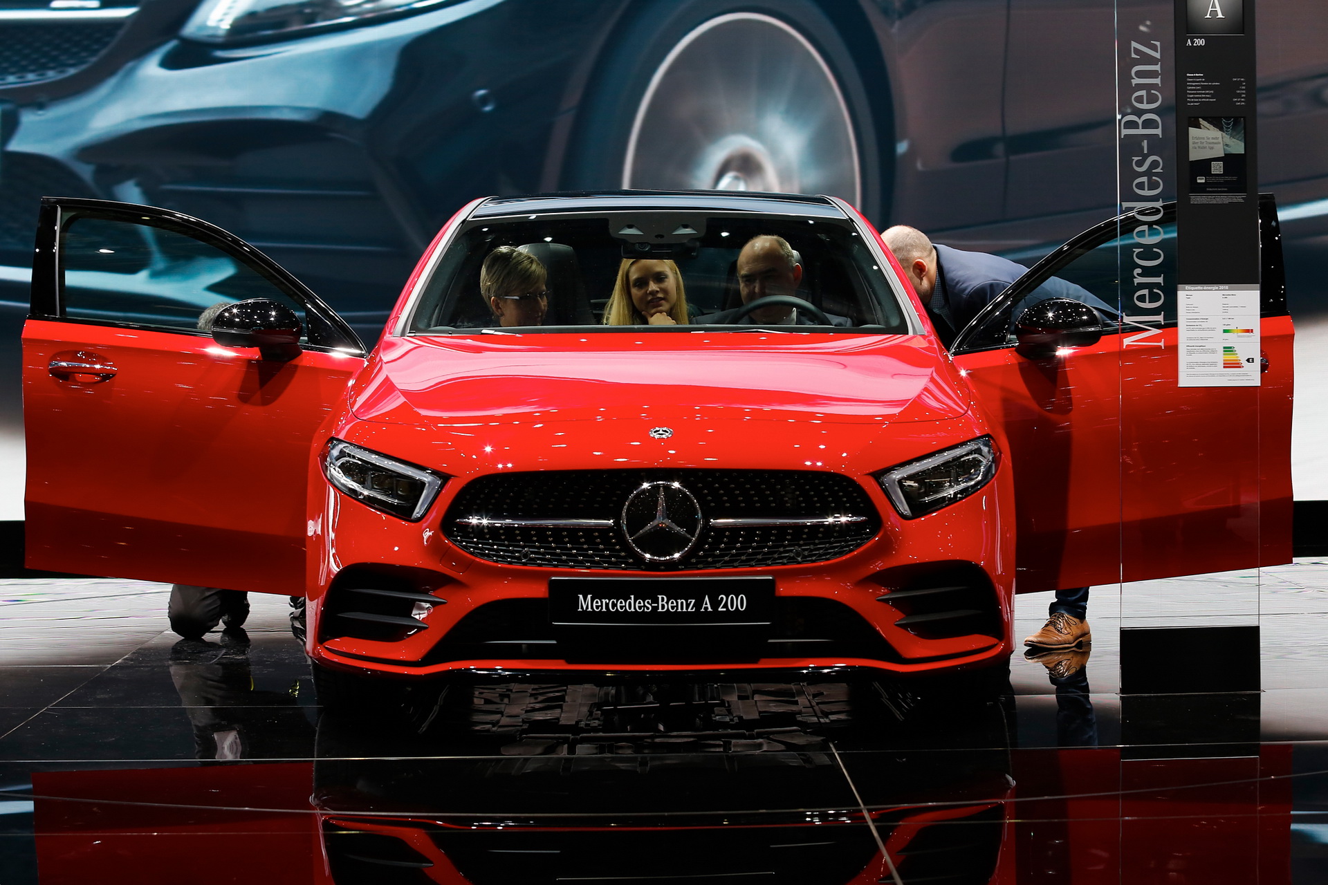 2019-mercedes-benz-a-class-20 New Mercedes-Benz A-Class Costs €5,000 More Than Its BMW And Audi Rivals!