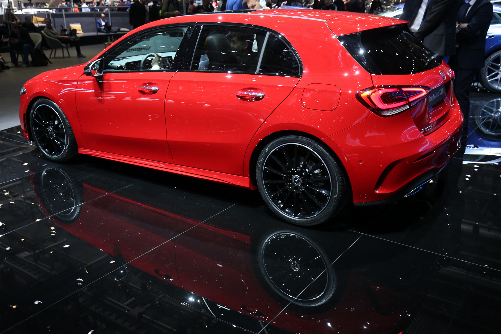 2019-mercedes-benz-a-class-28 New Mercedes-Benz A-Class Costs €5,000 More Than Its BMW And Audi Rivals!