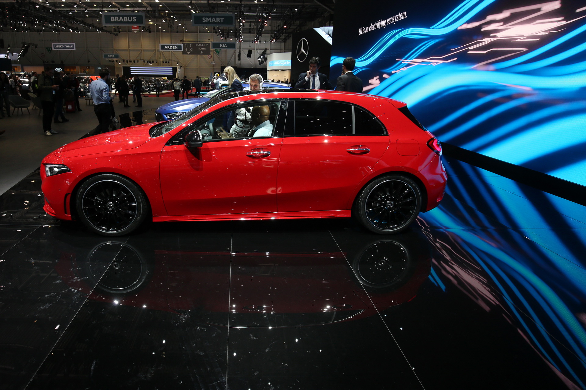 2019-mercedes-benz-a-class-31 New Mercedes-Benz A-Class Costs €5,000 More Than Its BMW And Audi Rivals!