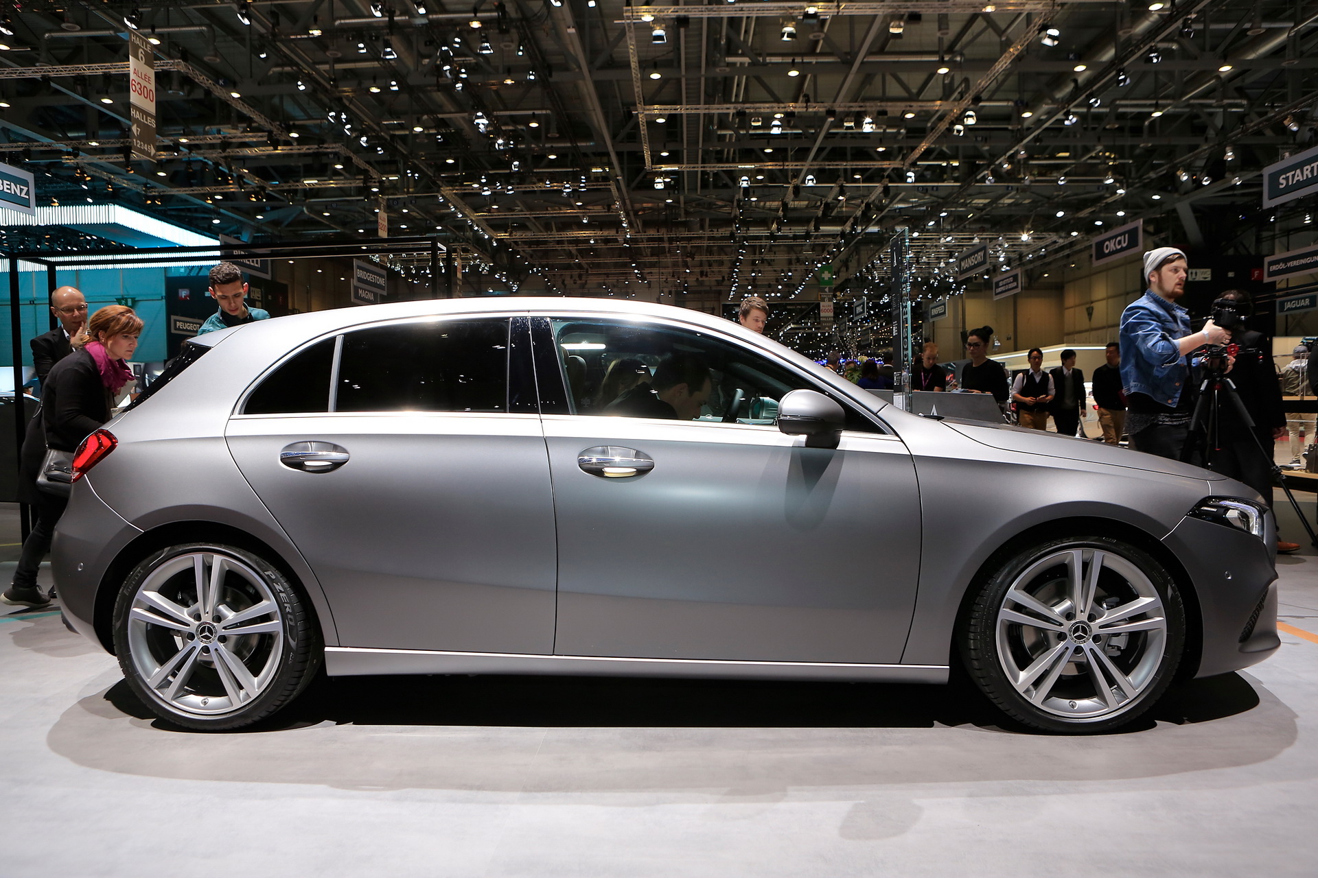 2019-mercedes-benz-a-class-7 New Mercedes-Benz A-Class Costs €5,000 More Than Its BMW And Audi Rivals!