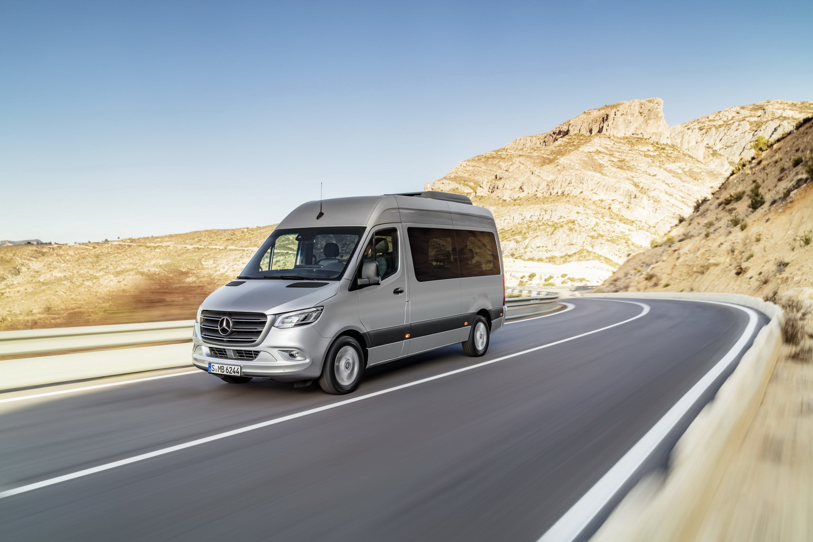 Weltpremiere Mercedes-Benz Sprinter 2018 You Can Order The New Mercedes-Benz Sprinter In The UK From £24,350*