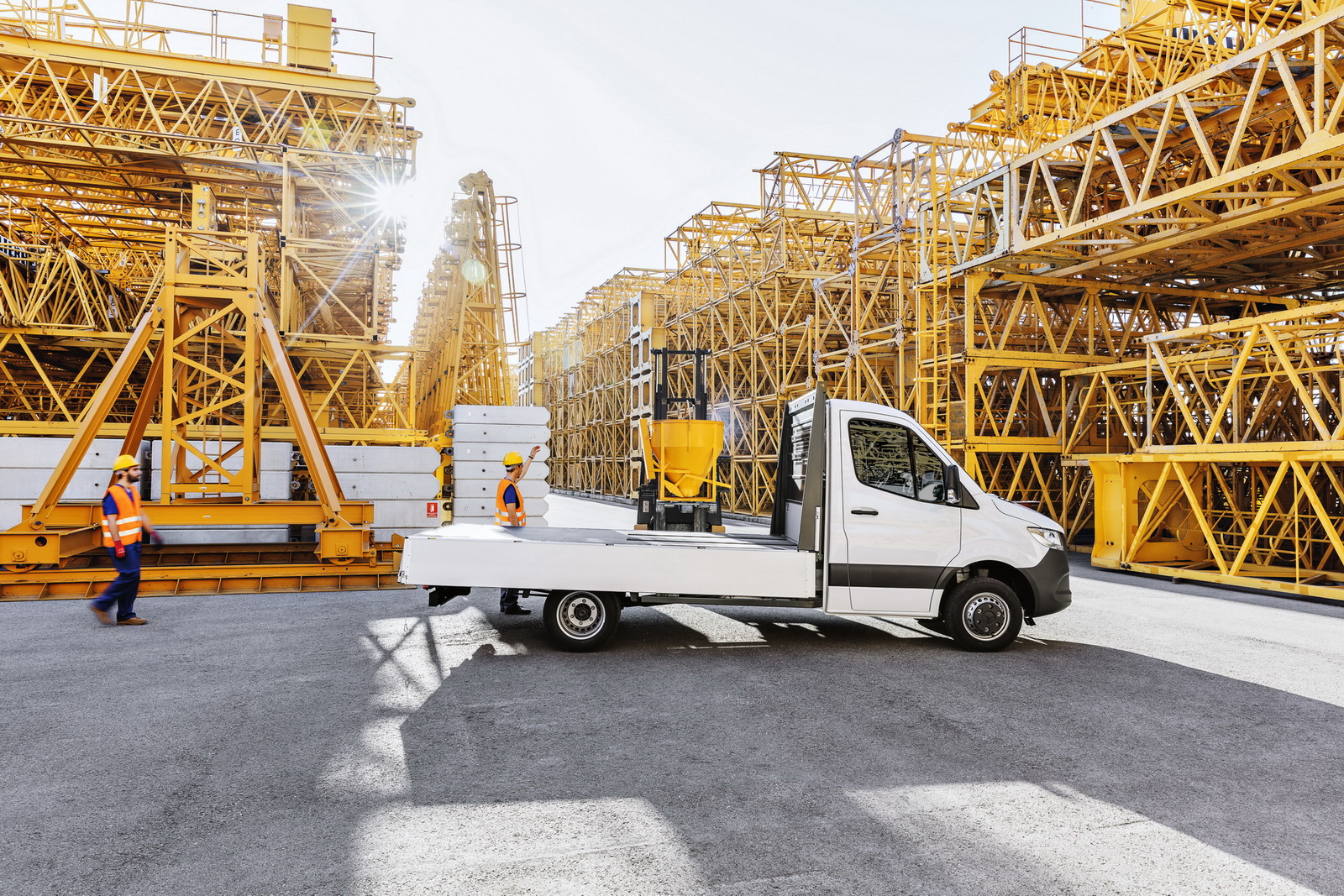 Weltpremiere Mercedes-Benz Sprinter 2018 You Can Order The New Mercedes-Benz Sprinter In The UK From £24,350*