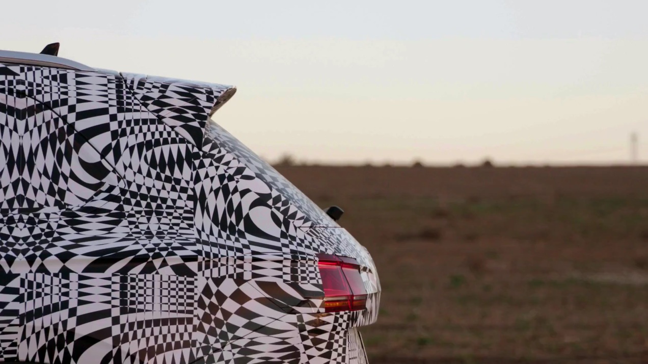 2019-vw-touareg-1 2019 VW Touareg Shows Some Skin In New Teaser Video