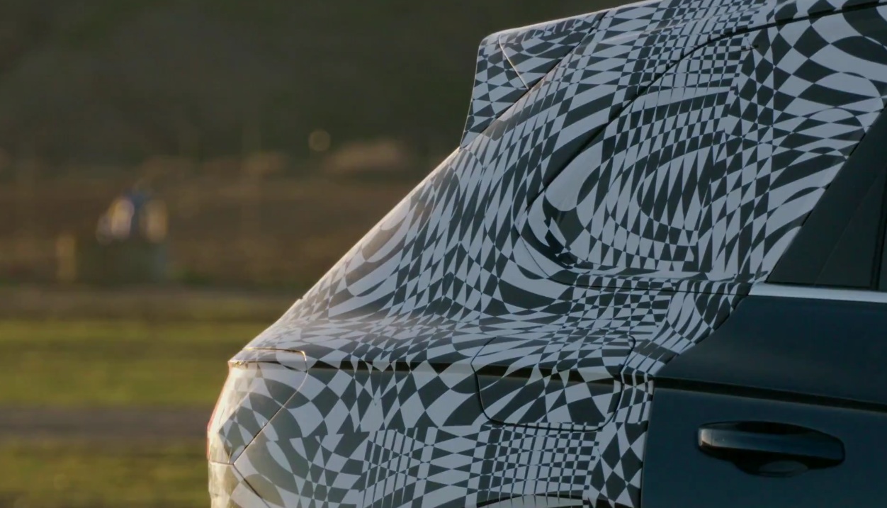 2019-vw-touareg-6 2019 VW Touareg Shows Some Skin In New Teaser Video