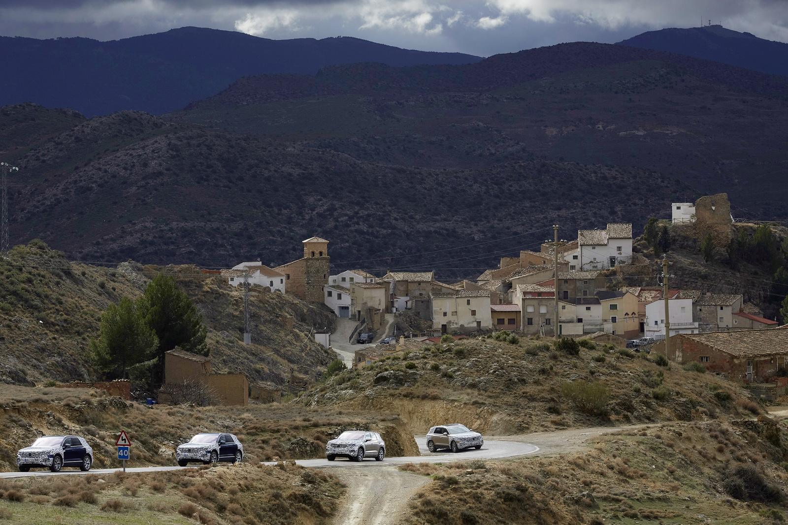 Story: Bereit für den Kunden 2019 Volkswagen Touareg Gets Dual-Screen Layout And More Tech Than Ever