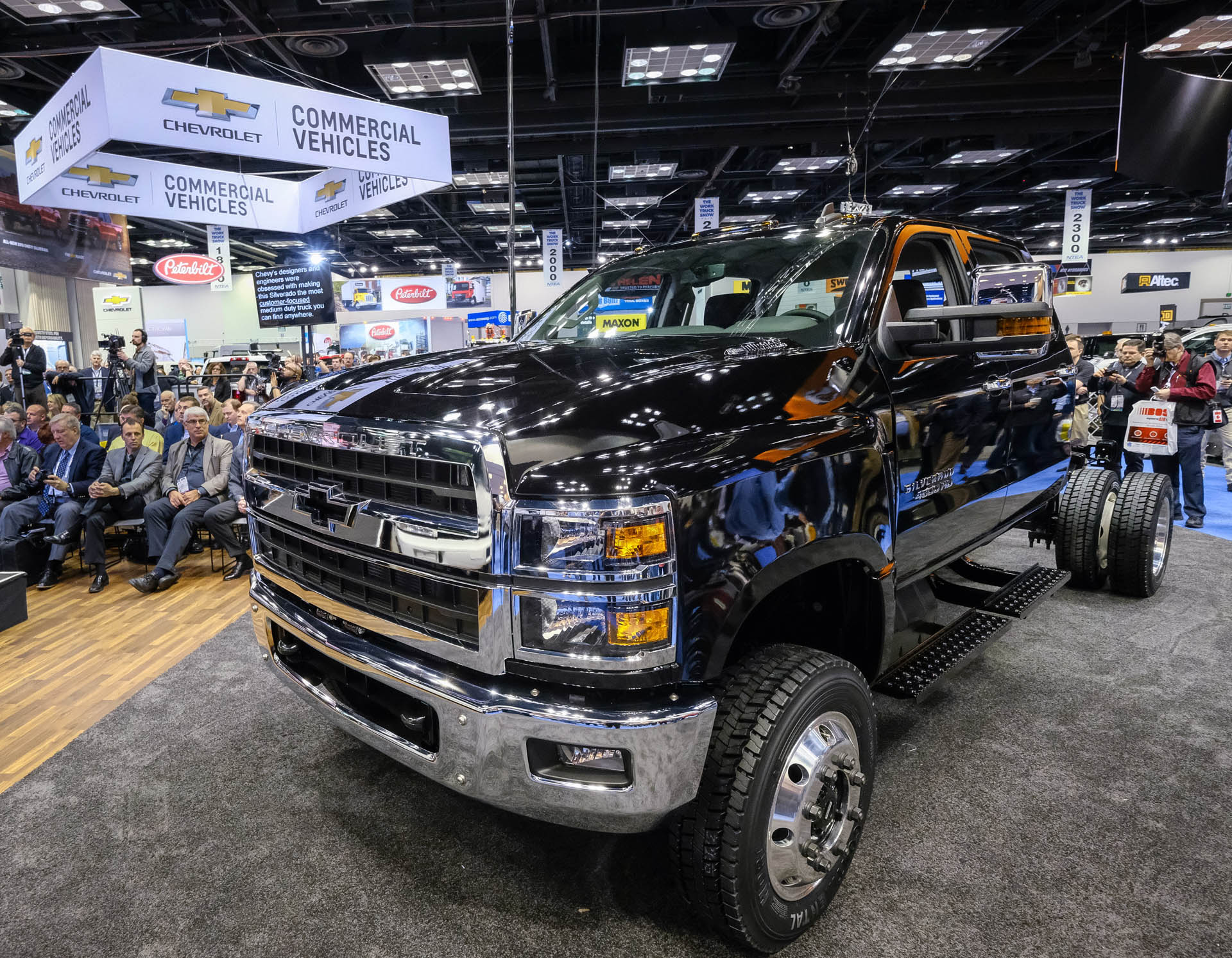 Chevrolet unveils the 2019 Silverado 4500HD, 5500HD and 6500HD a Chevy Gets Back Into Big Truck Game With Super-Ultra Extra Heavy-Duty Silverado