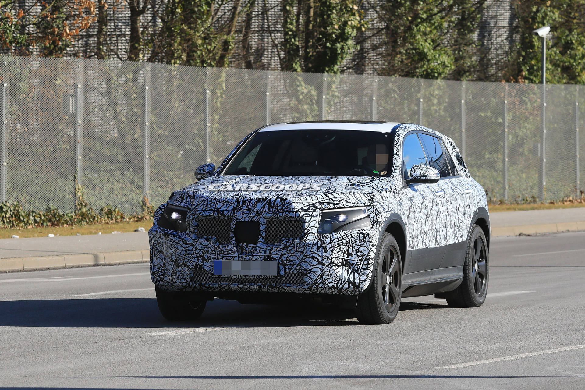 2020-Mercedes-EQC-02 2020 Mercedes-Benz EQ C Hopes It Won’t Be Late To The Electric SUV Party