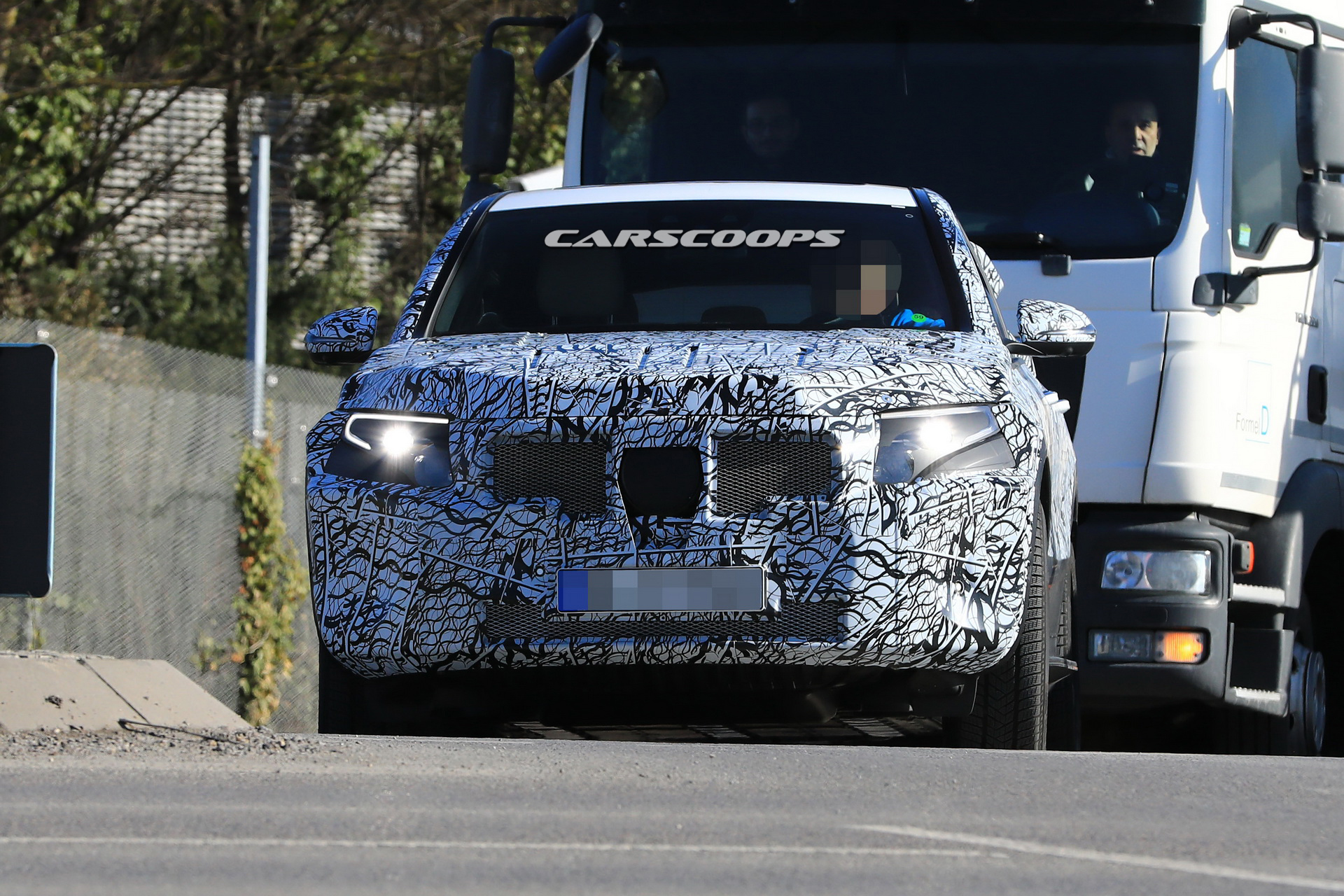 2020-Mercedes-EQC-12 2020 Mercedes-Benz EQ C Hopes It Won’t Be Late To The Electric SUV Party