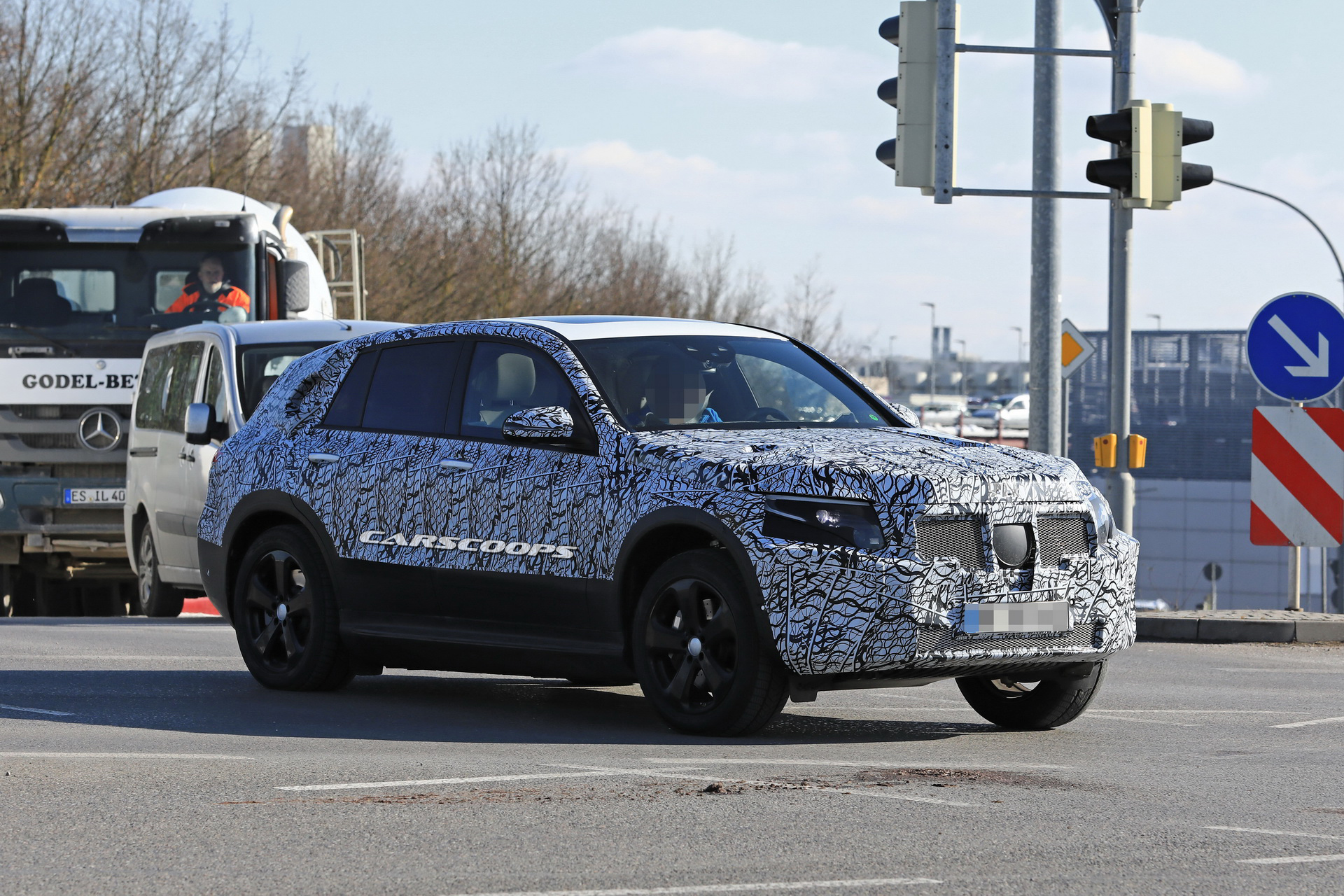 2020-Mercedes-EQC-15 2020 Mercedes-Benz EQ C Hopes It Won’t Be Late To The Electric SUV Party