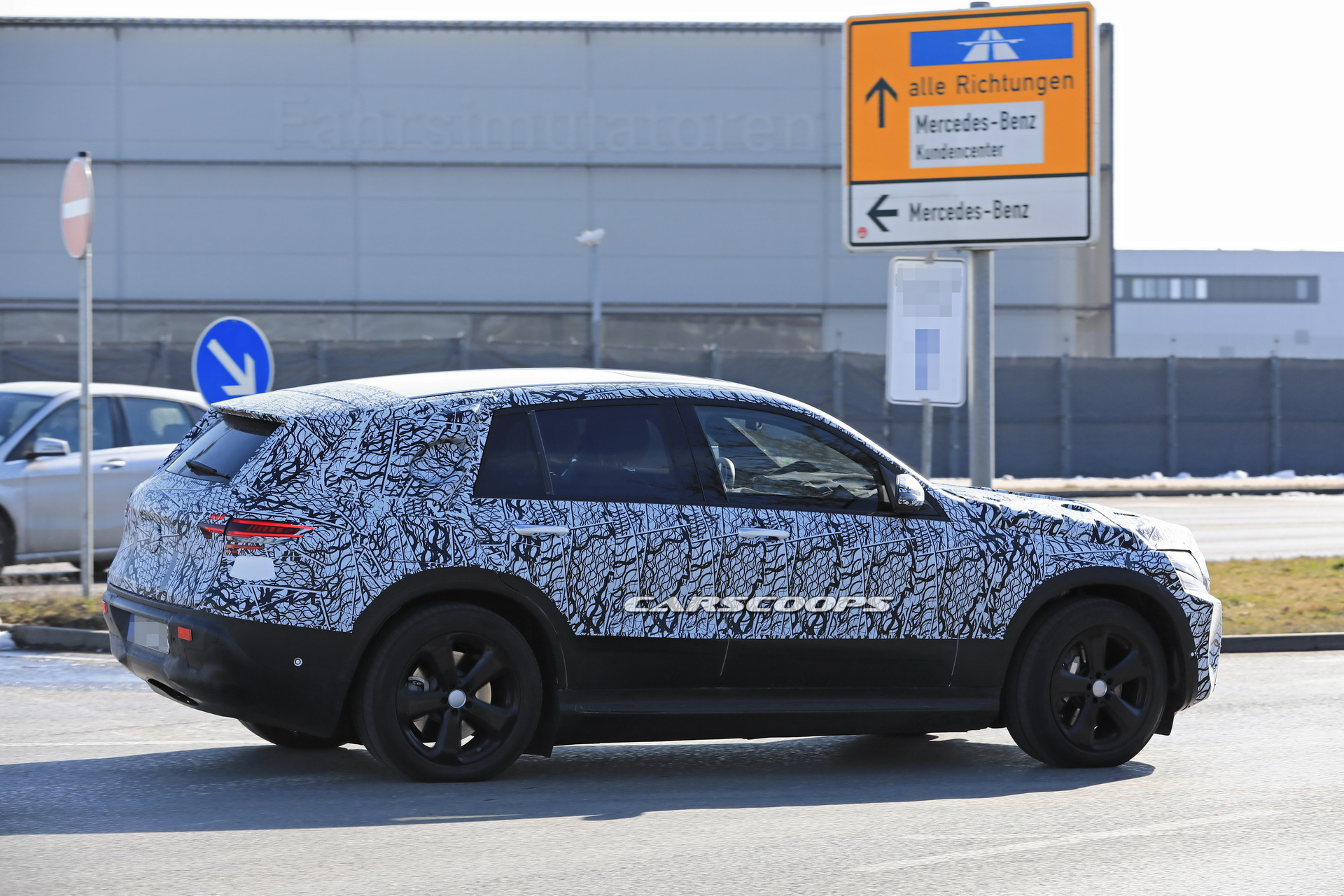 2020-Mercedes-EQC-19 2020 Mercedes-Benz EQ C Hopes It Won’t Be Late To The Electric SUV Party