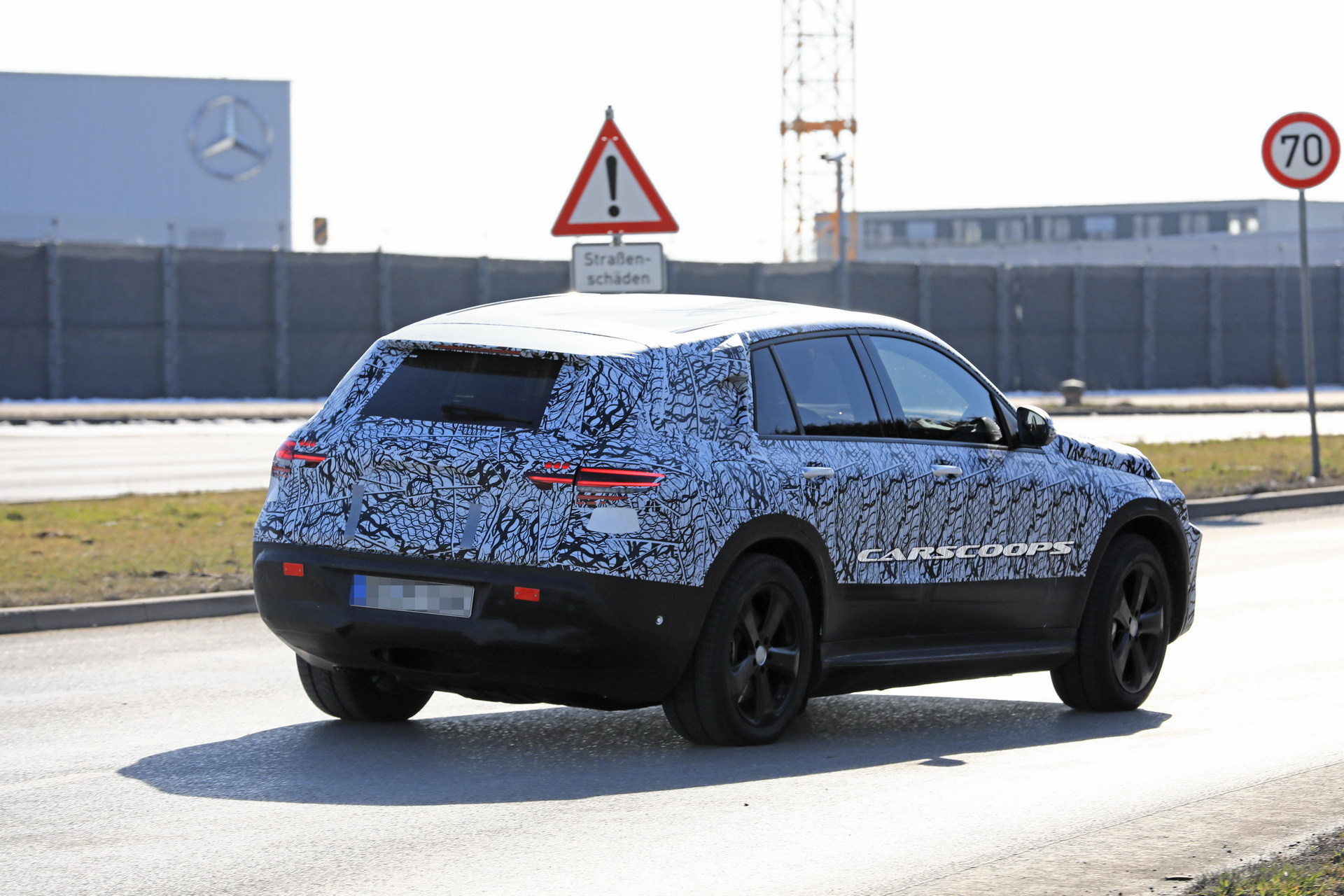 2020-Mercedes-EQC-21 2020 Mercedes-Benz EQ C Hopes It Won’t Be Late To The Electric SUV Party