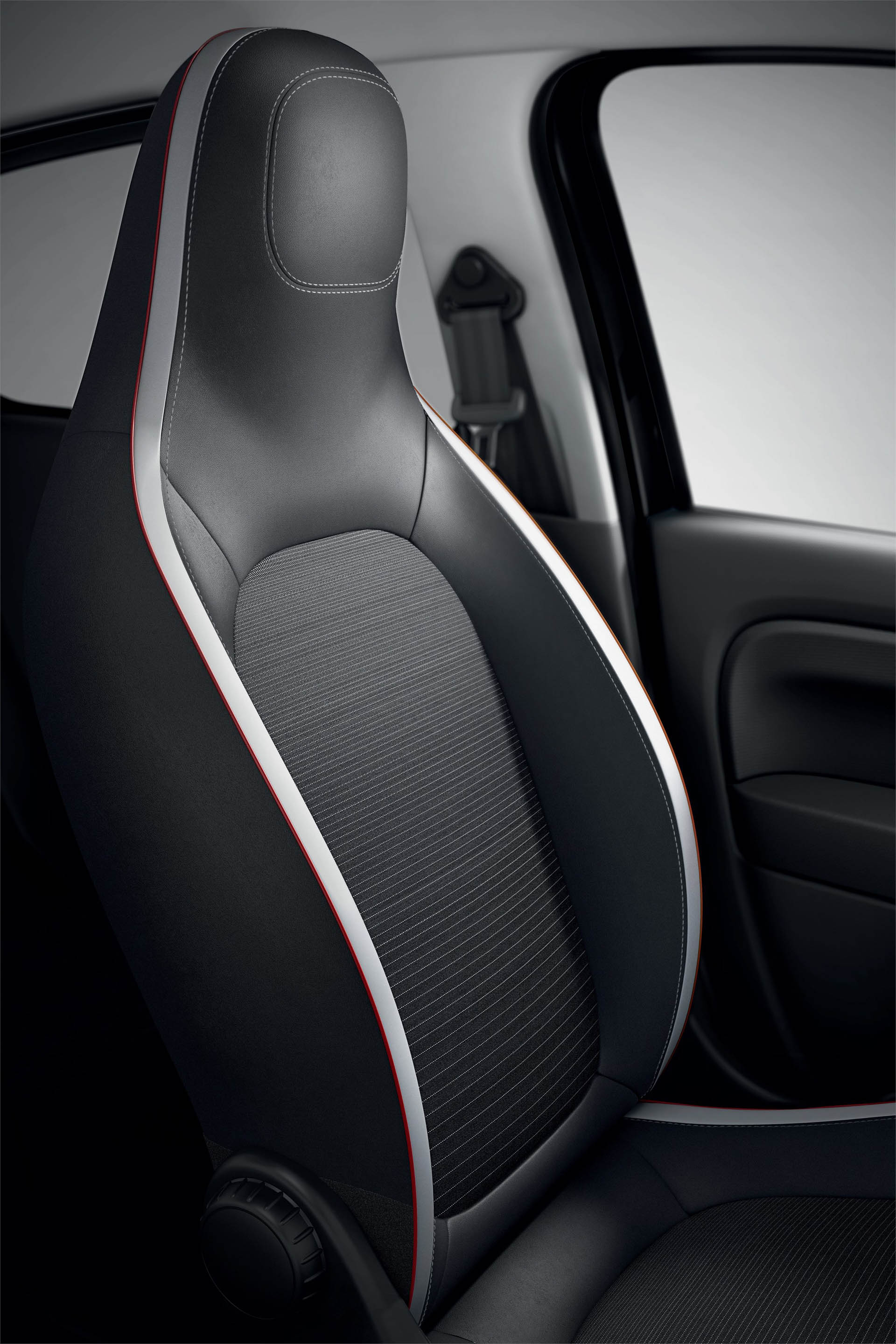 2018 - Renault TWINGO Série Limitée Red Night Renault Twingo Red Night Edition Throws In Some Extra Flair