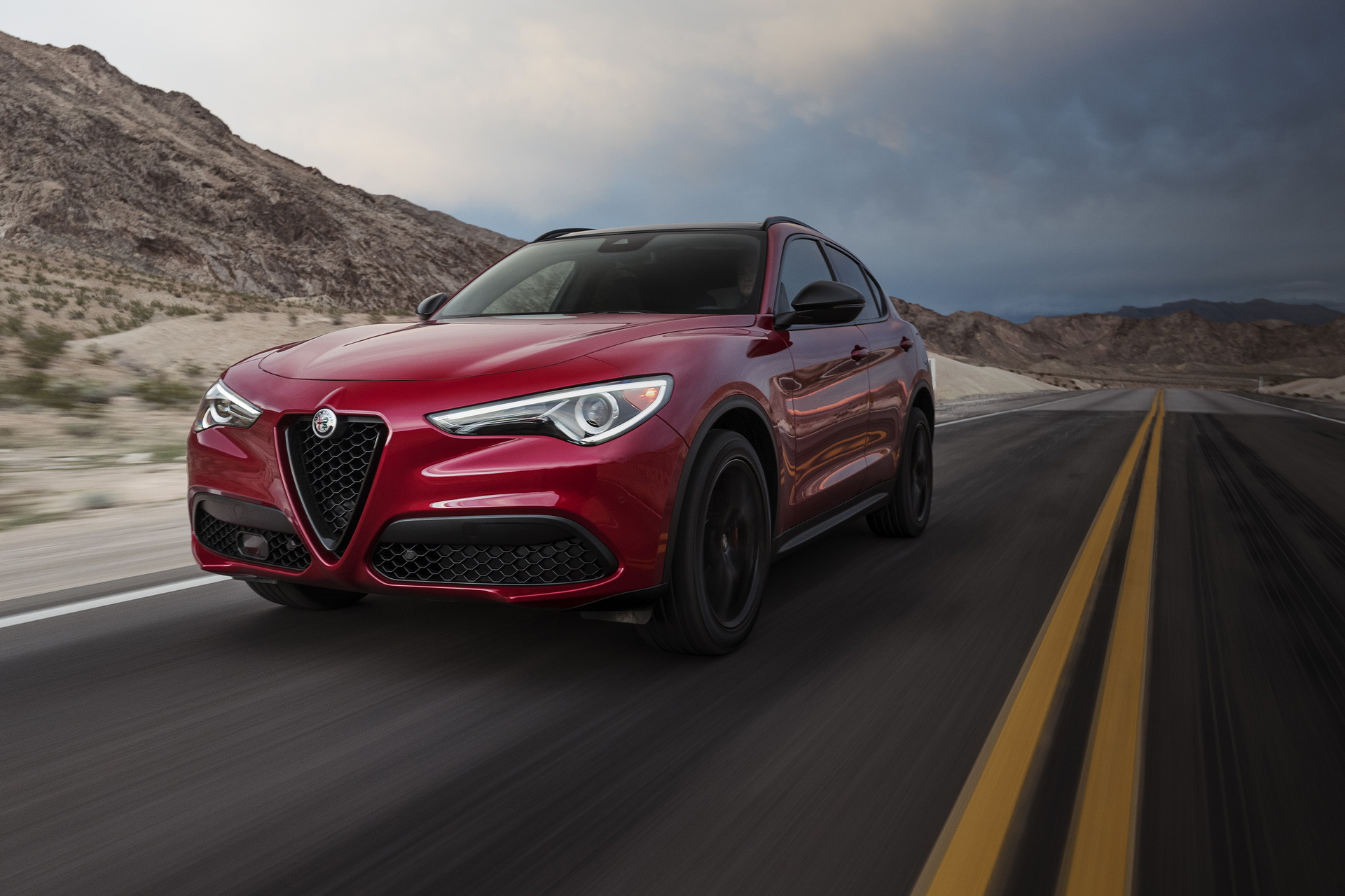 AR-NeroEdizione-Giulia-Stelvio-13 Alfa Romeo Debuts Nero Edizione Pack For U.S. Giulia And Stelvio