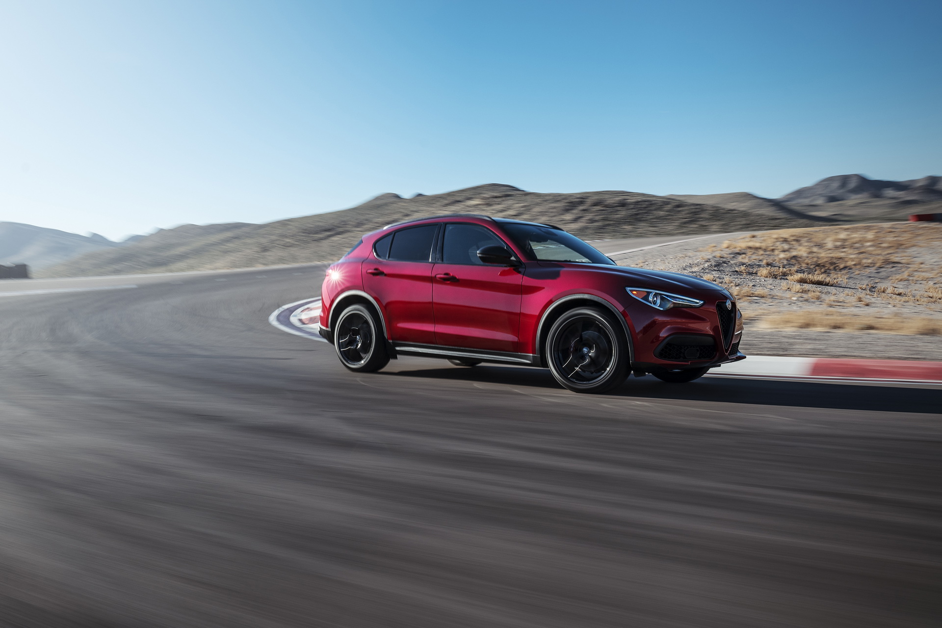 AR-NeroEdizione-Giulia-Stelvio-17 Alfa Romeo Debuts Nero Edizione Pack For U.S. Giulia And Stelvio