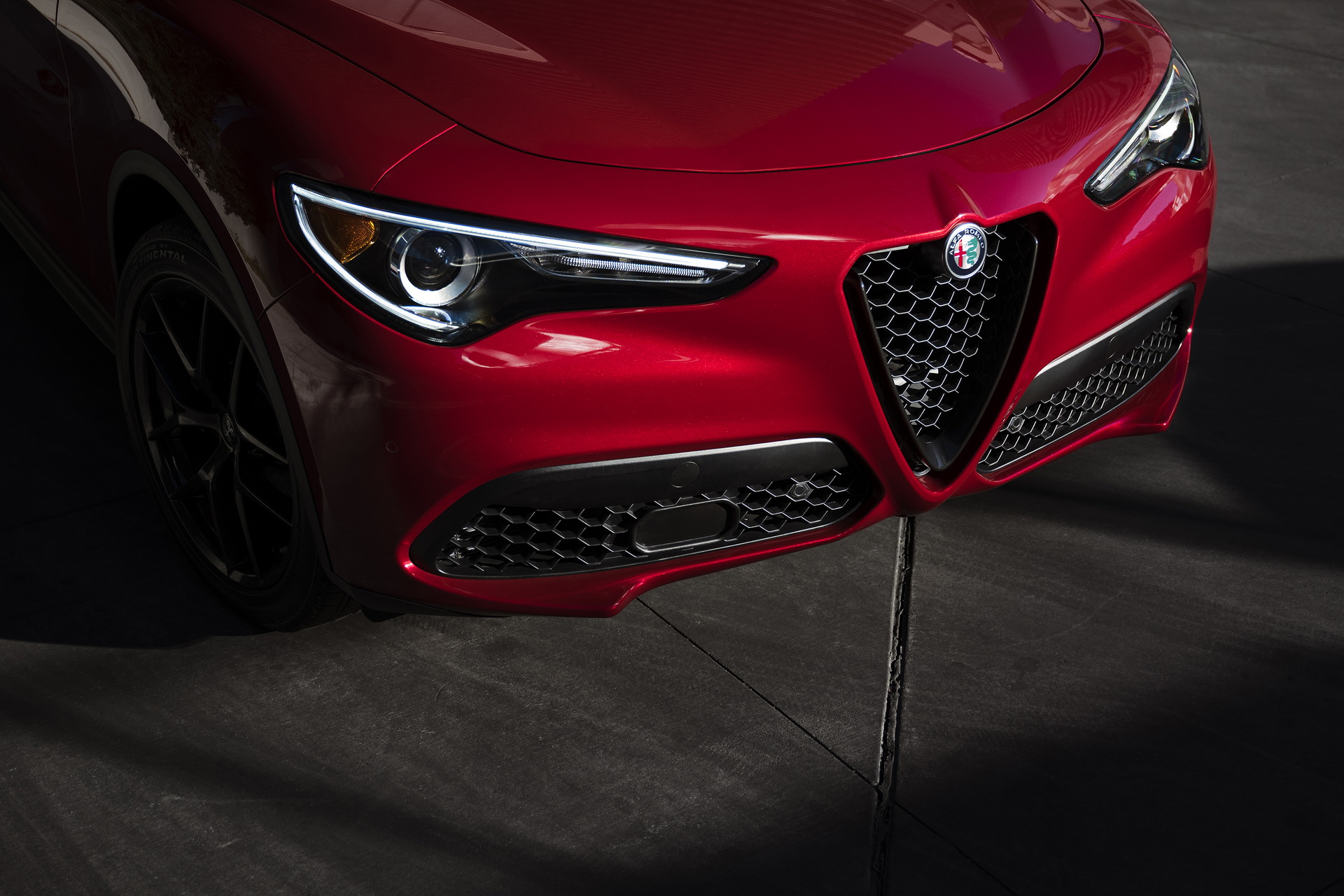 AR-NeroEdizione-Giulia-Stelvio-20 Alfa Romeo Debuts Nero Edizione Pack For U.S. Giulia And Stelvio
