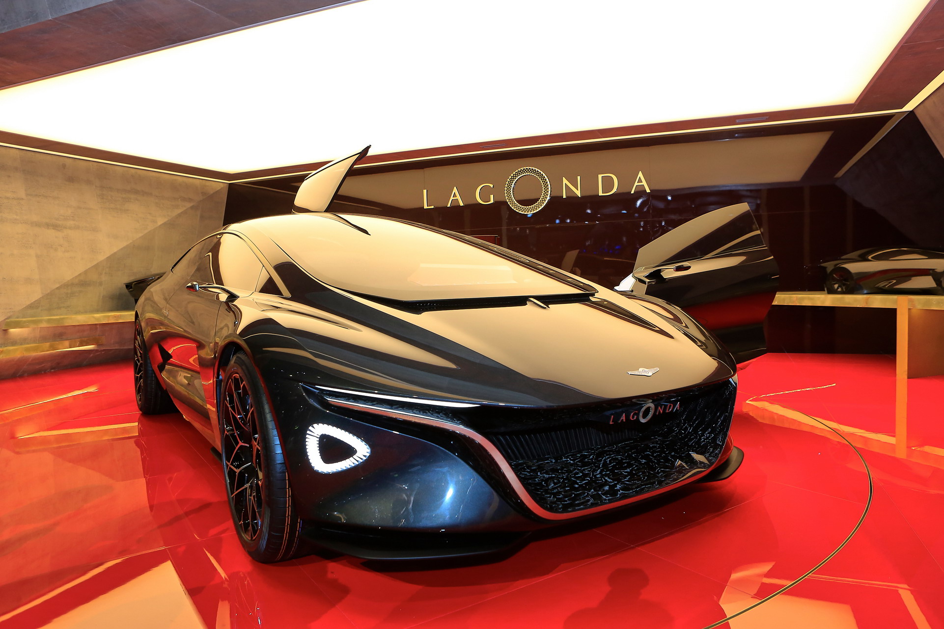 Aston-Lagonda-10 Aston Martin’s Reborn Lagonda To Launch Company’s First Electric Model In 2021