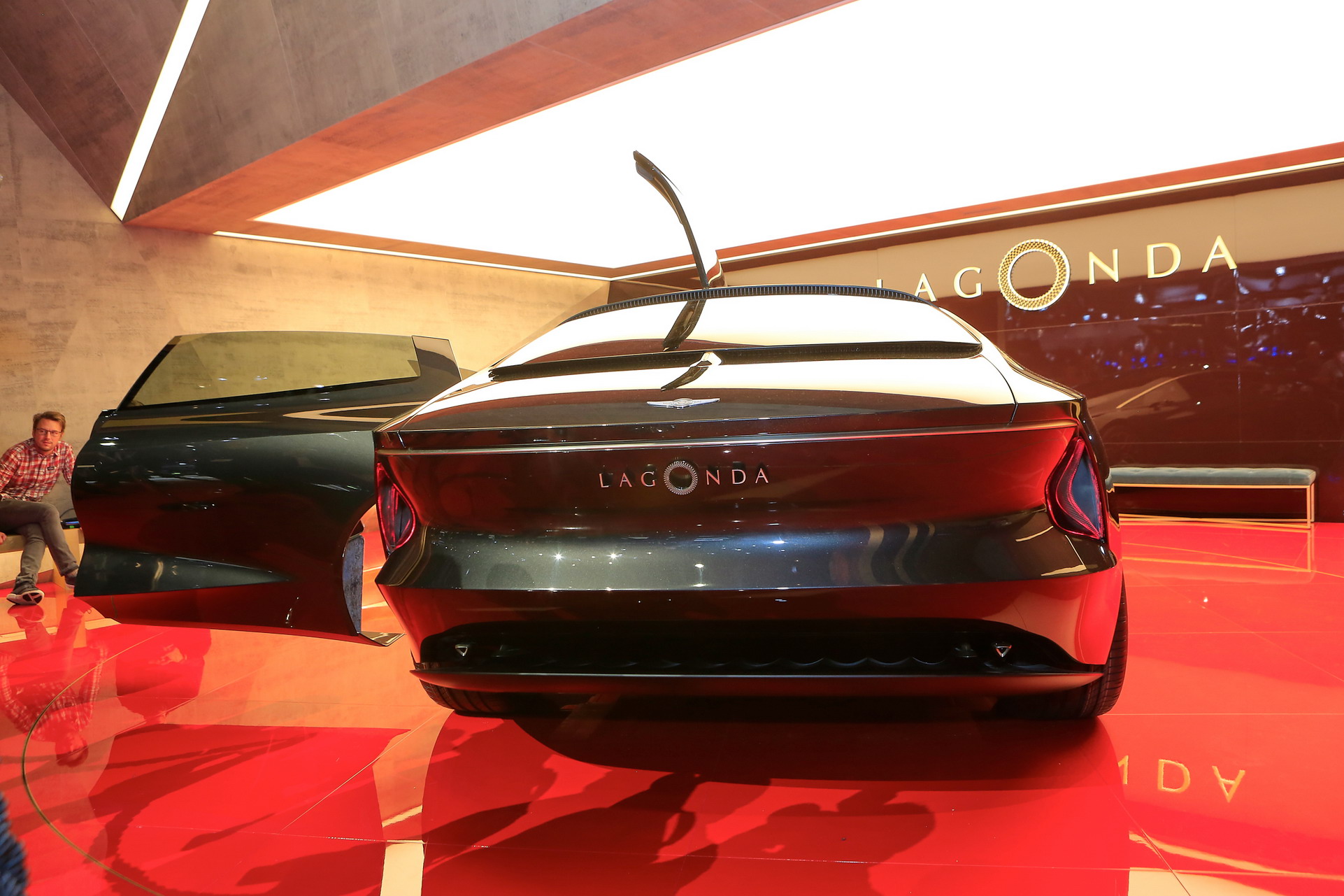 Aston-Lagonda-18 Aston Martin’s Reborn Lagonda To Launch Company’s First Electric Model In 2021