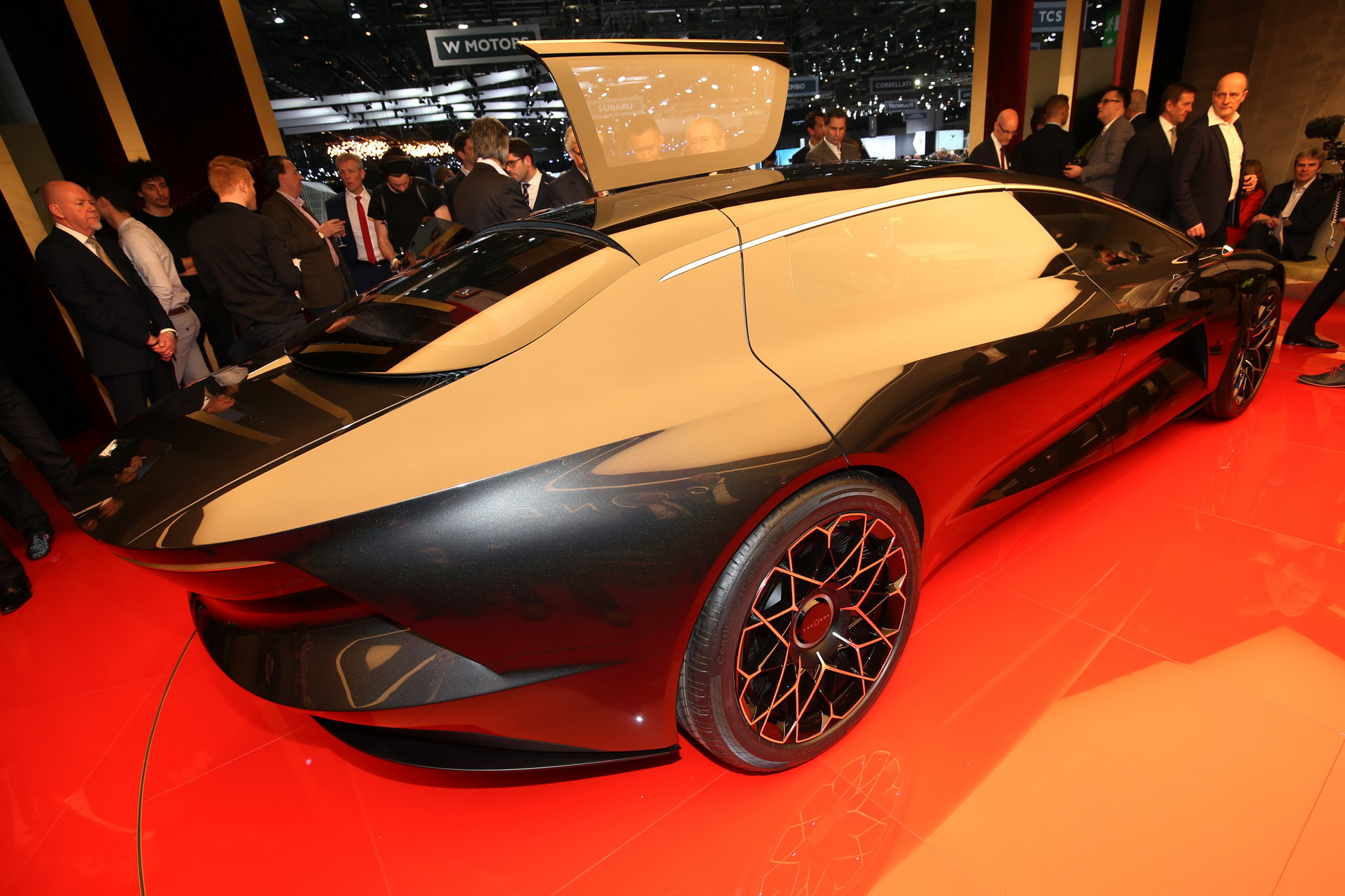 Aston-Lagonda-1_1 Aston Martin Pops Up A Surprise With Electric Lagonda Vision Concept
