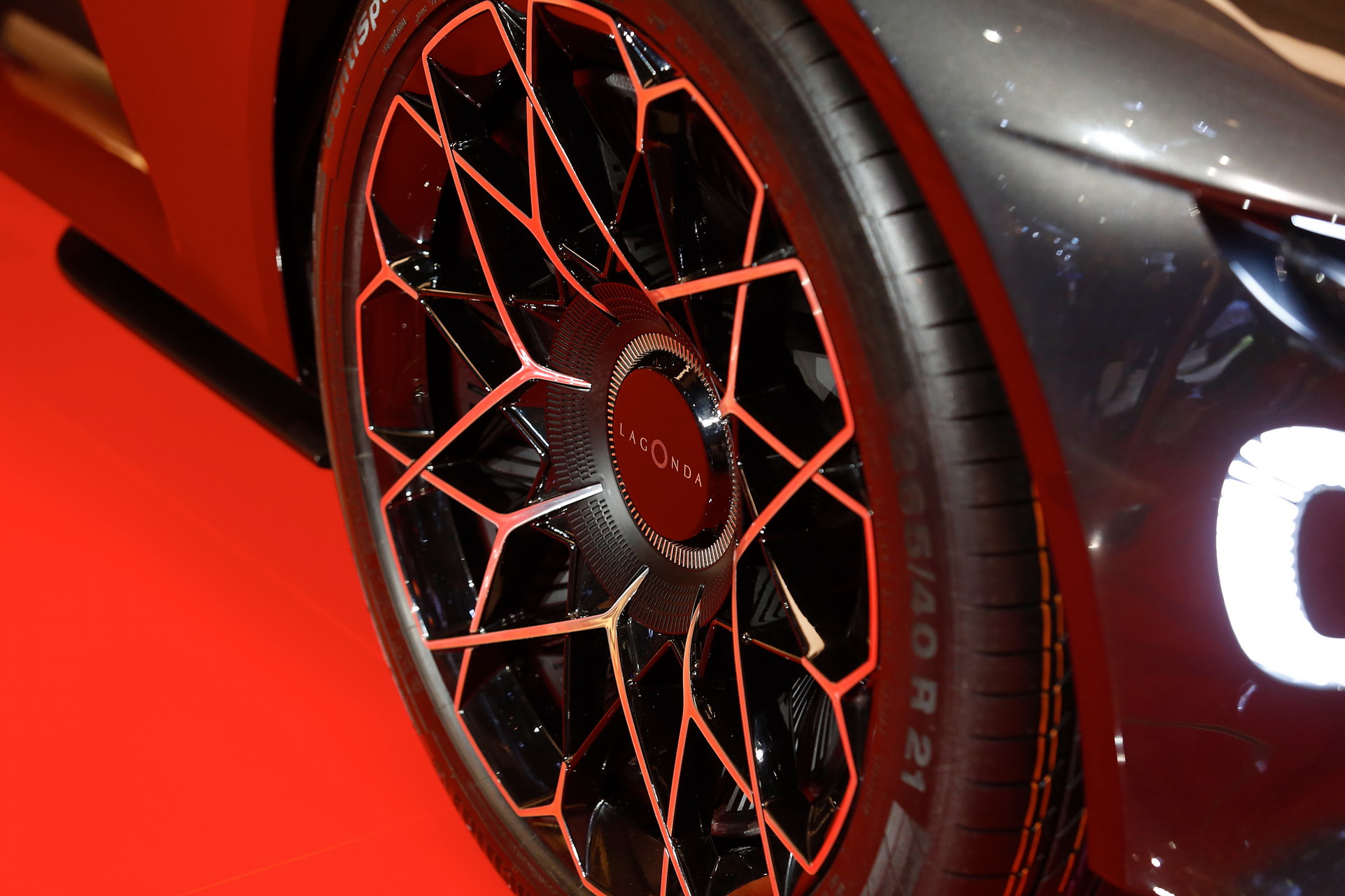 Aston-Lagonda-20 Aston Martin Pops Up A Surprise With Electric Lagonda Vision Concept