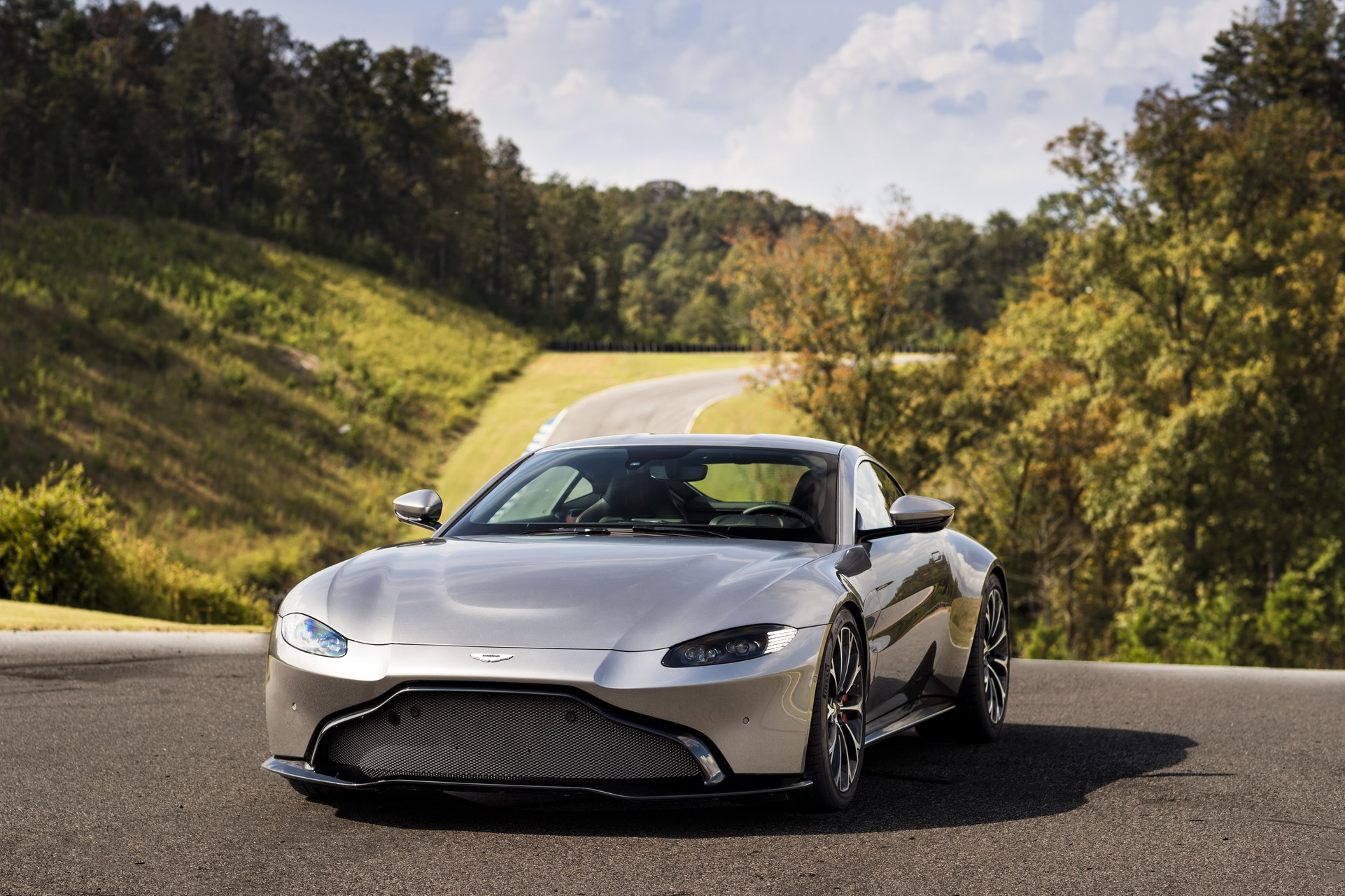 Aston Martin Vantage-3 Aston Martin Considering Vantage With Mercedes Inline-Six