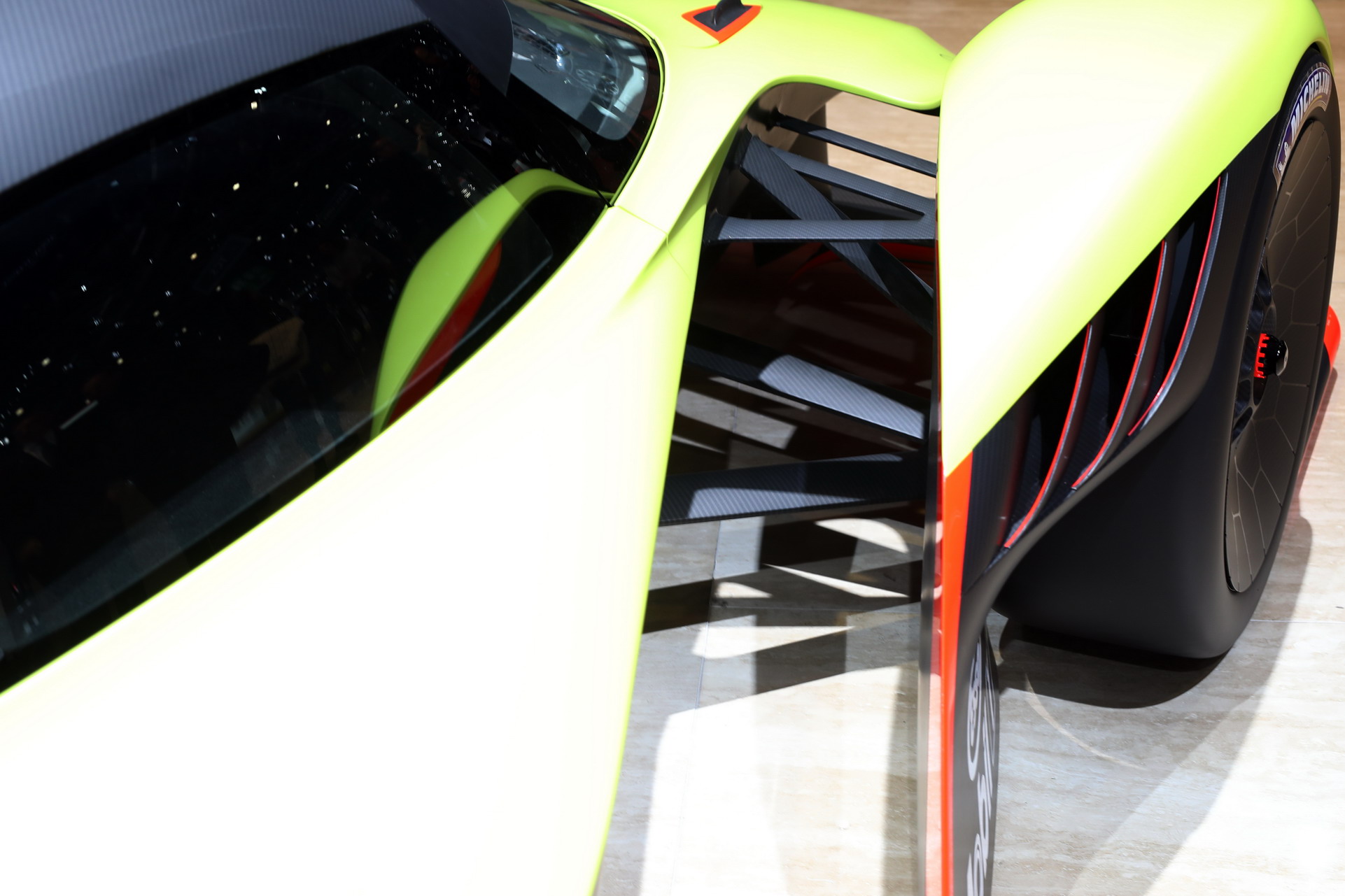Aston-Valkyrie-8 Aston Martin Valkyrie AMR Pro Is Geneva’s Bright Lime Star