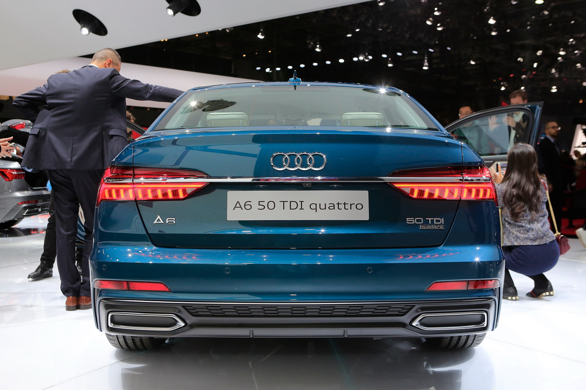 Audi-A6-2019-10 New Audi A6 Ready To Fight BMW 5-Series With A8 Looks And Tech