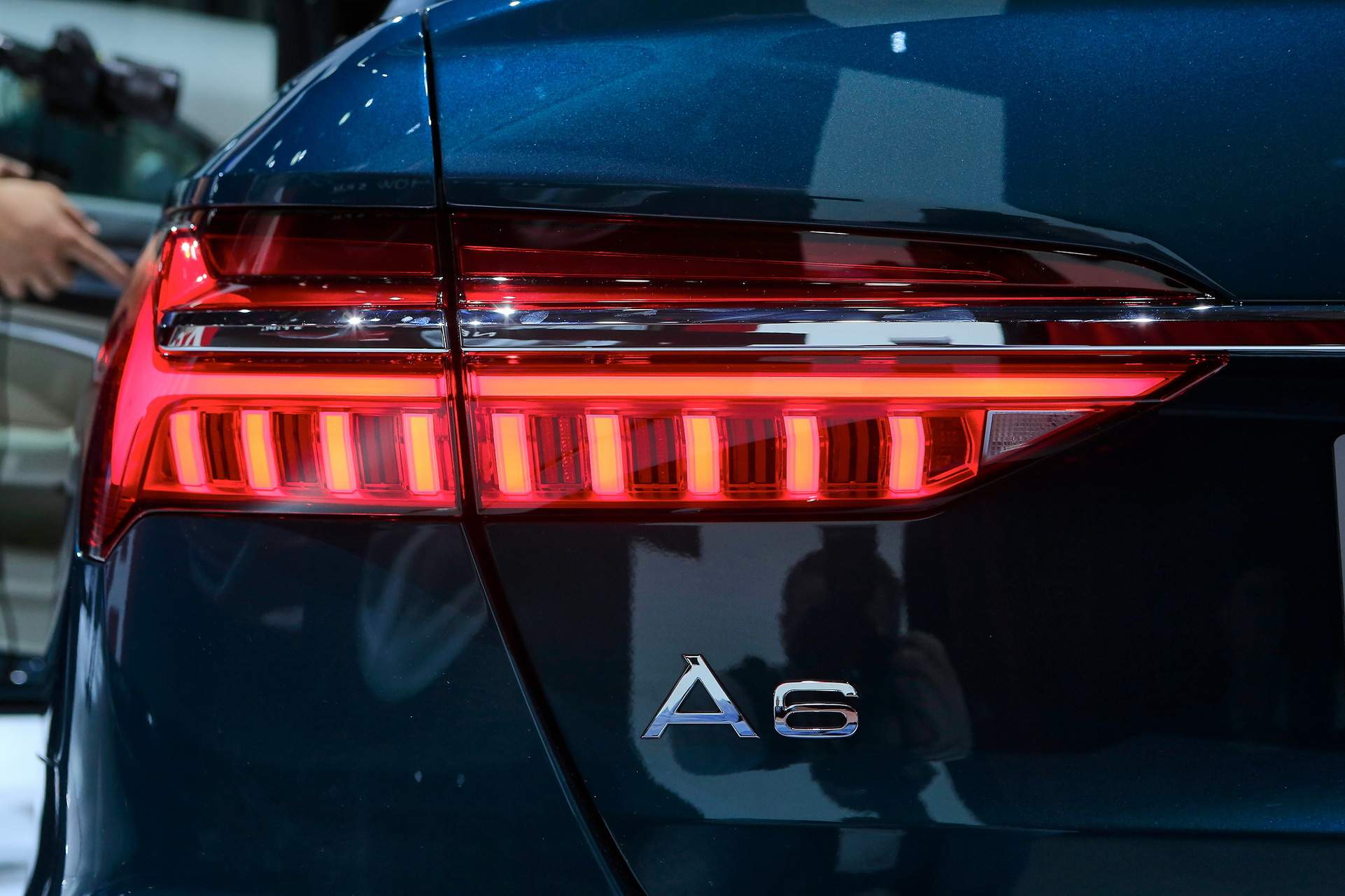 Audi-A6-2019-8 New Audi A6 Ready To Fight BMW 5-Series With A8 Looks And Tech