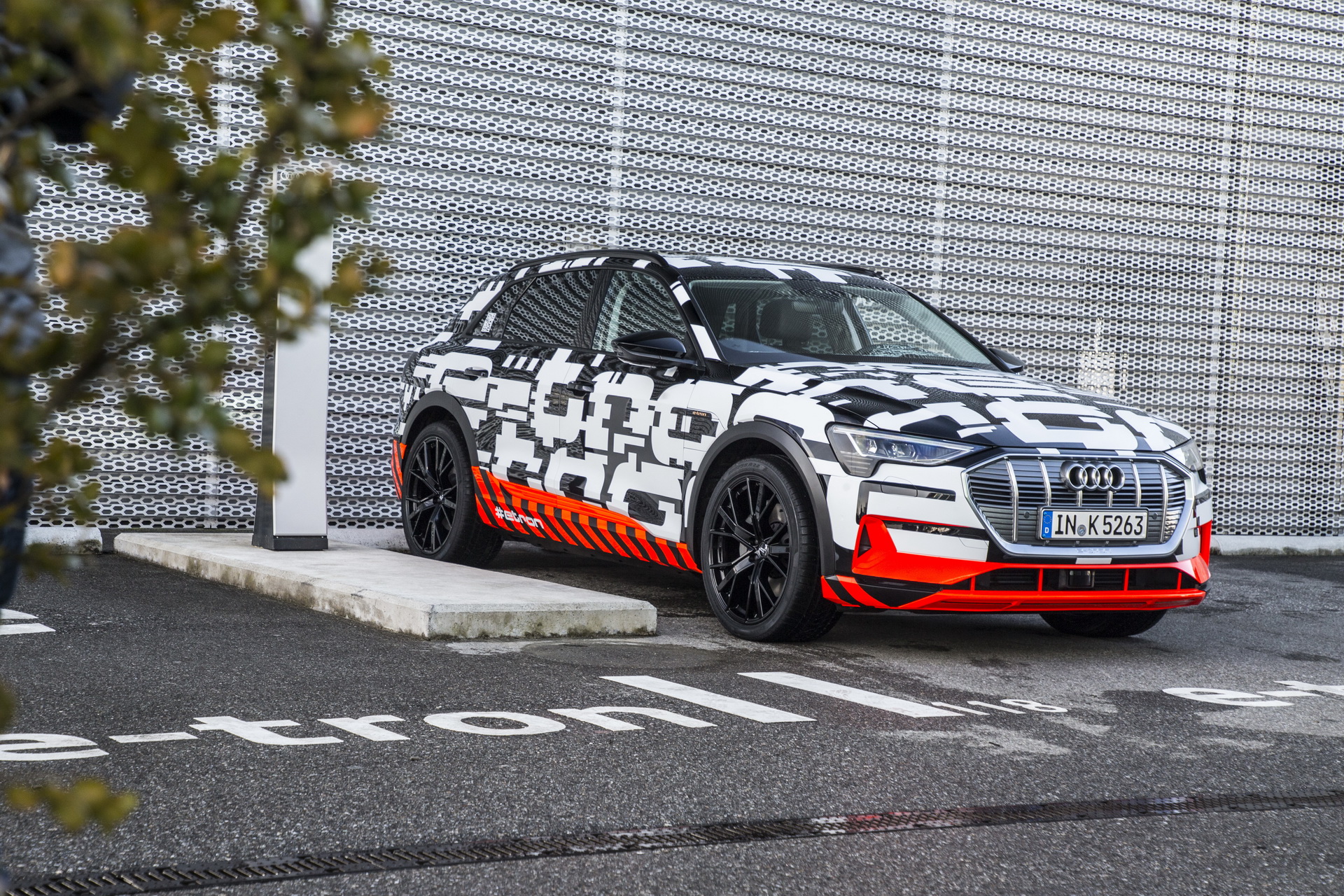 The Audi e-tron prototype in Geneva Electric Audi E-Tron Will Be Able To Connect To Your Home Seamlessly