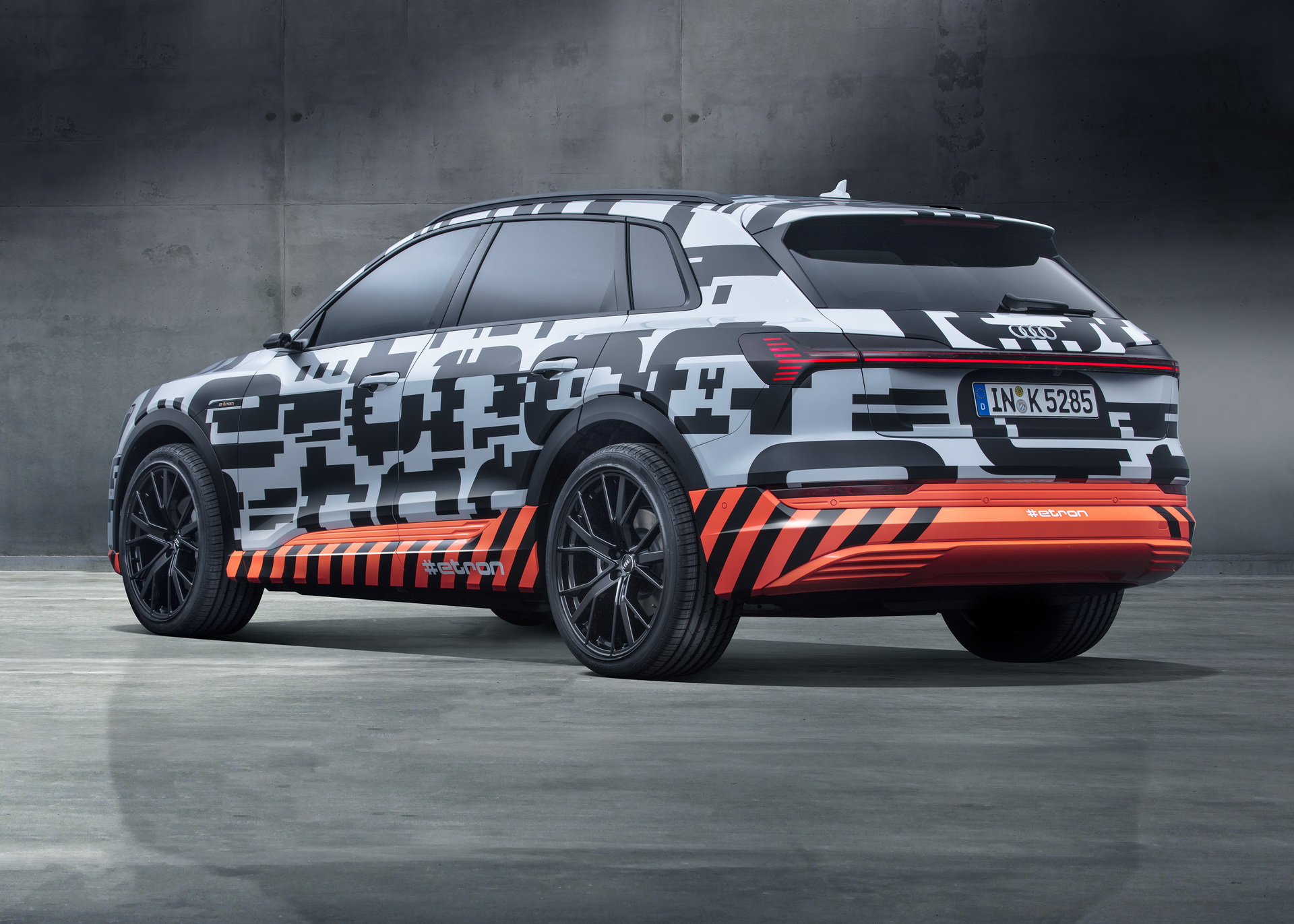 [Image: Audi-Etron-Geneva-32.jpg]